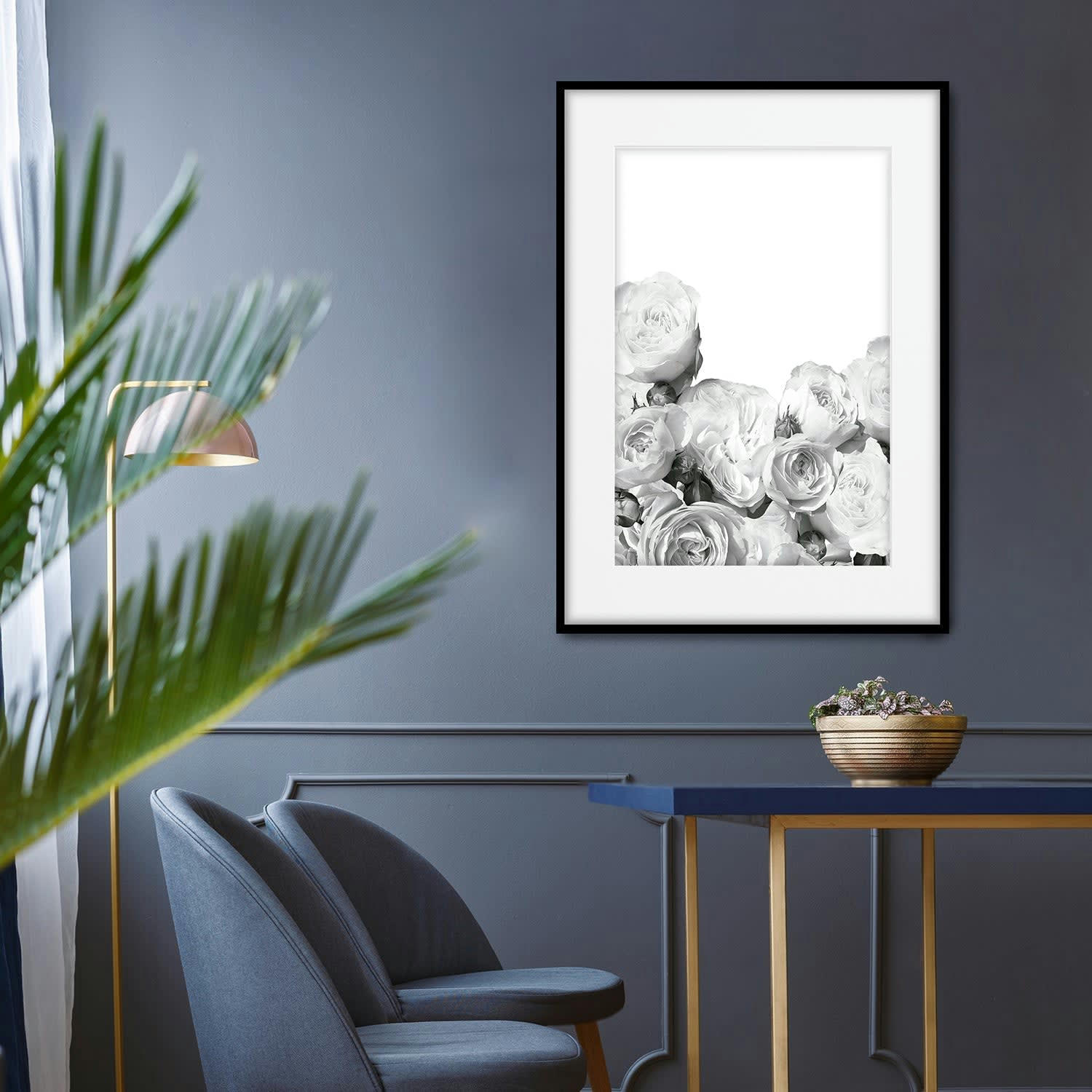 FLORES - Affiche avec cadre noir - Roses en Noir et Blanc - 30x40