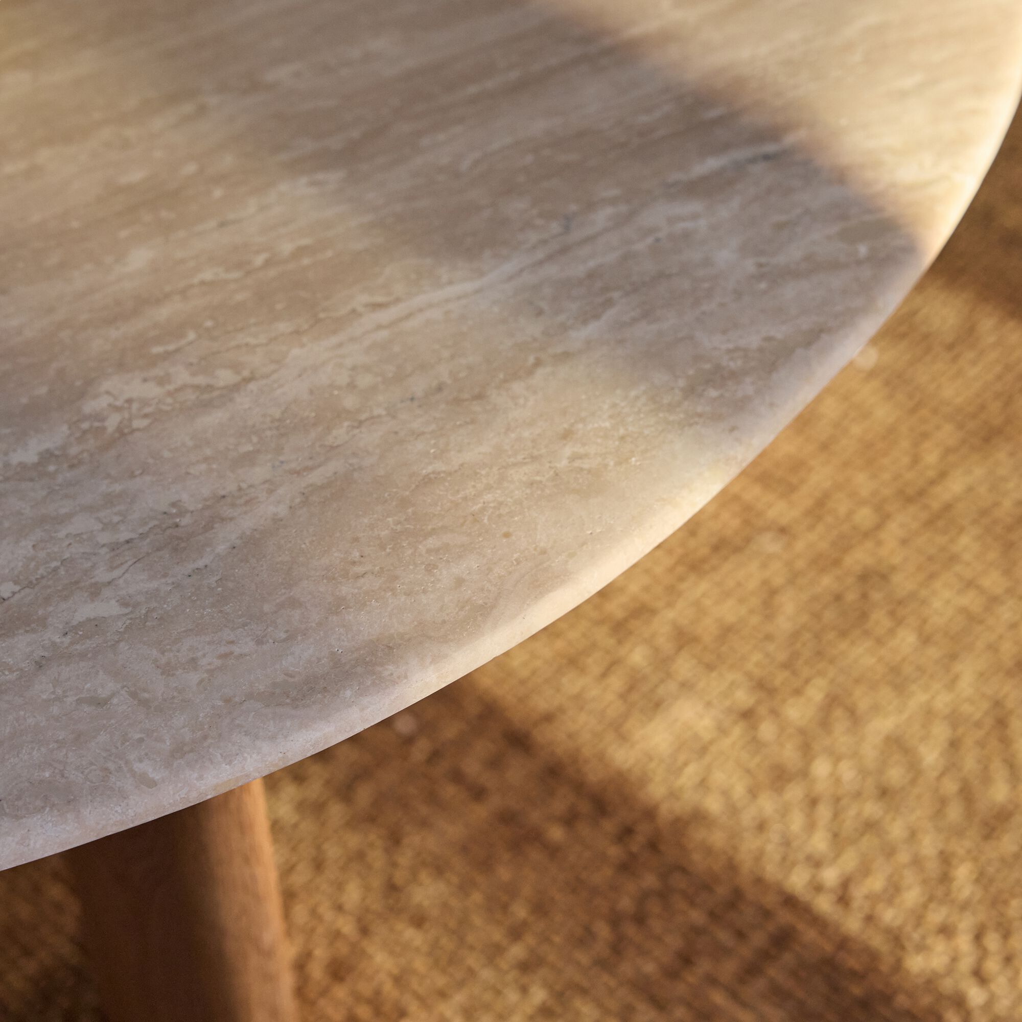 ESTEVE - Table basse ovale en travertin et bois L80xl72,5xH32cm - beige