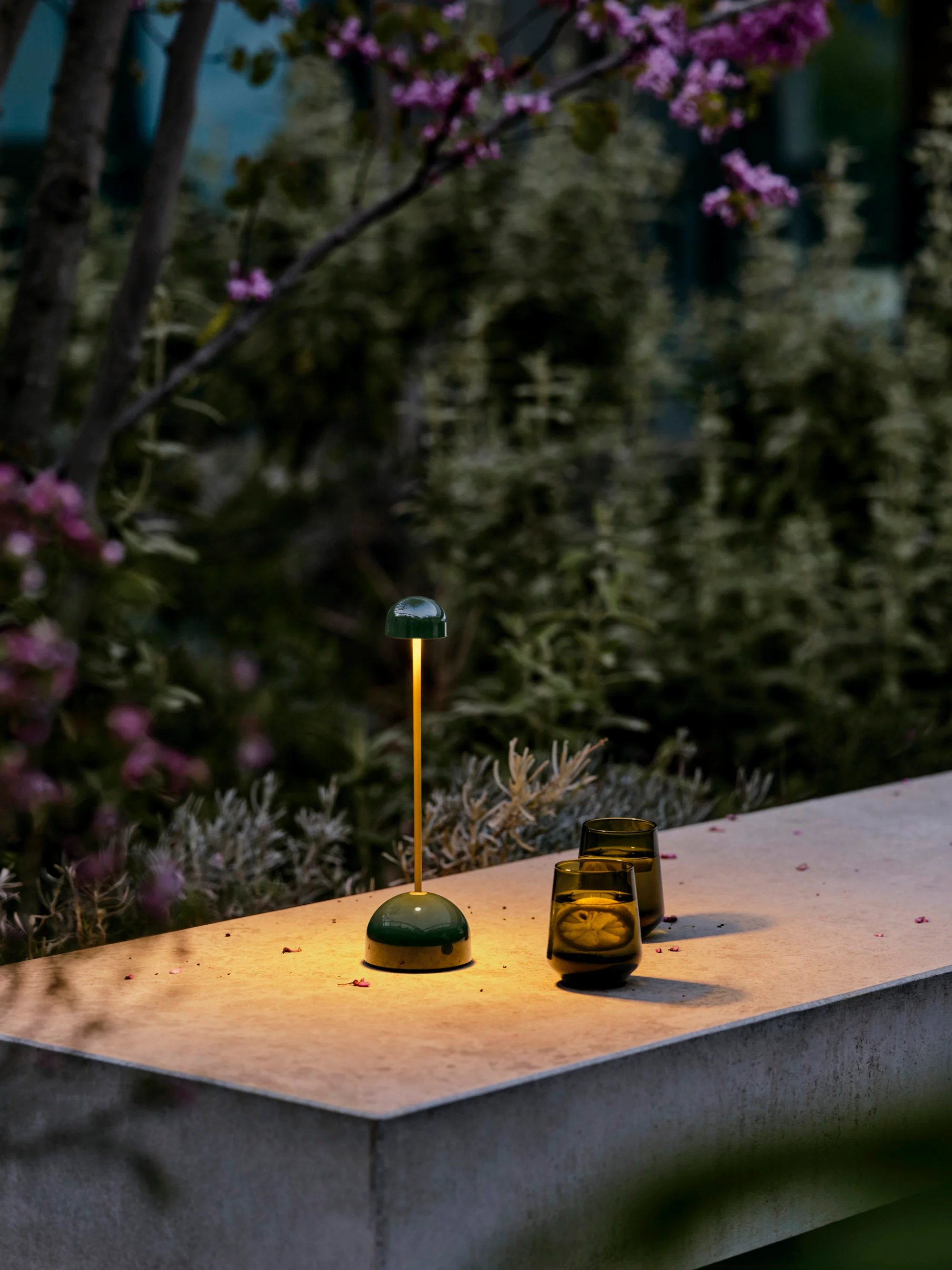 Kleine mobile dimmbare LED-Tischlampe Sips