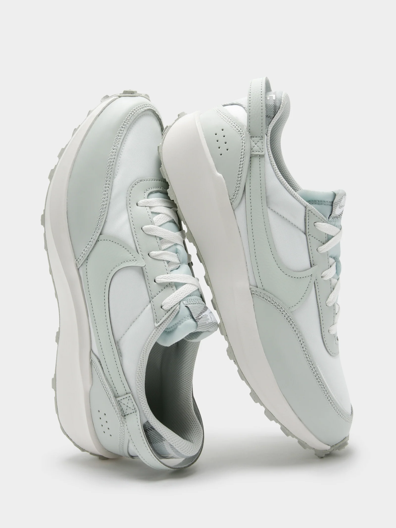 Mens Nike Waffle Debut Sneakers