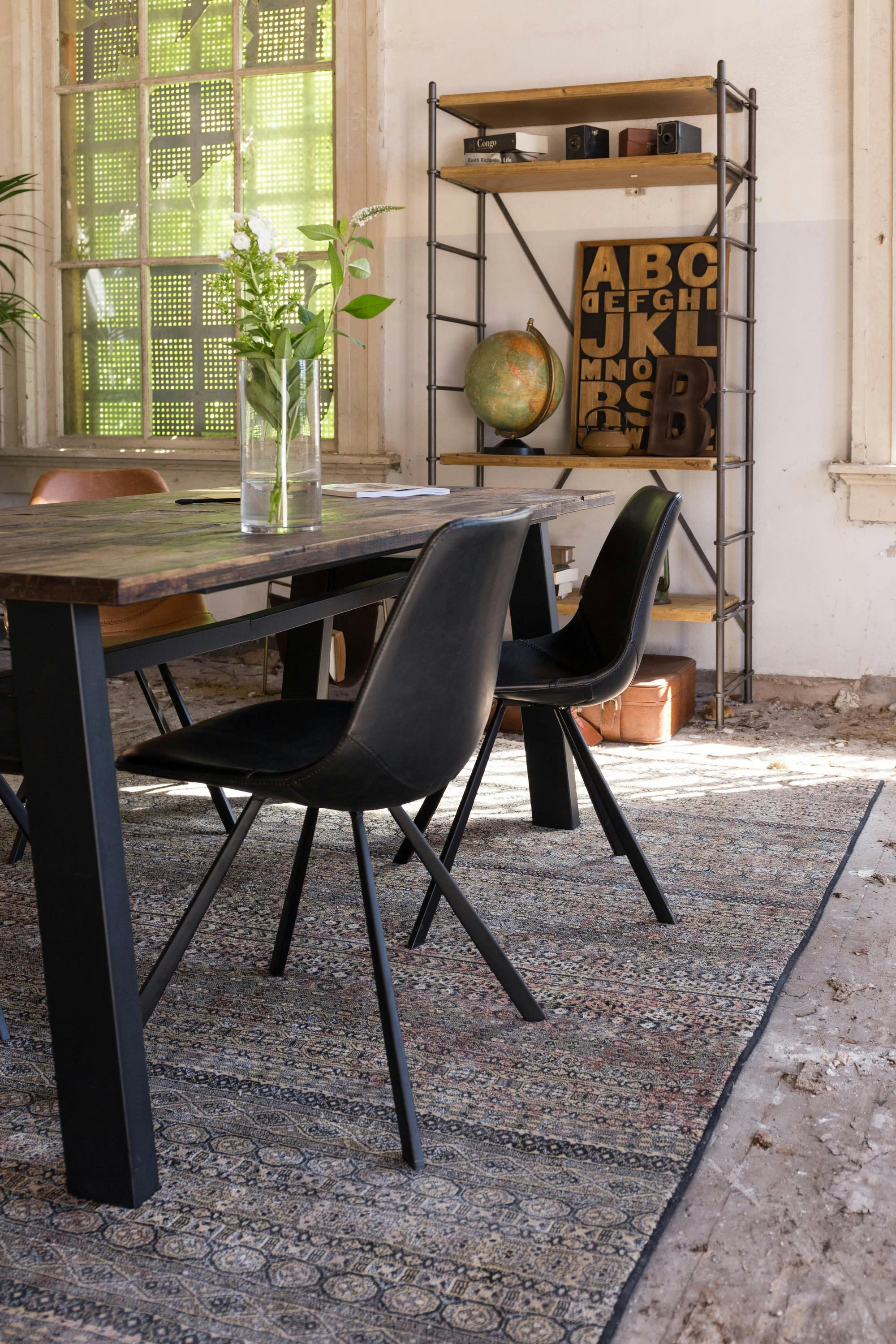 FRANKY - Chaise en cuir noir