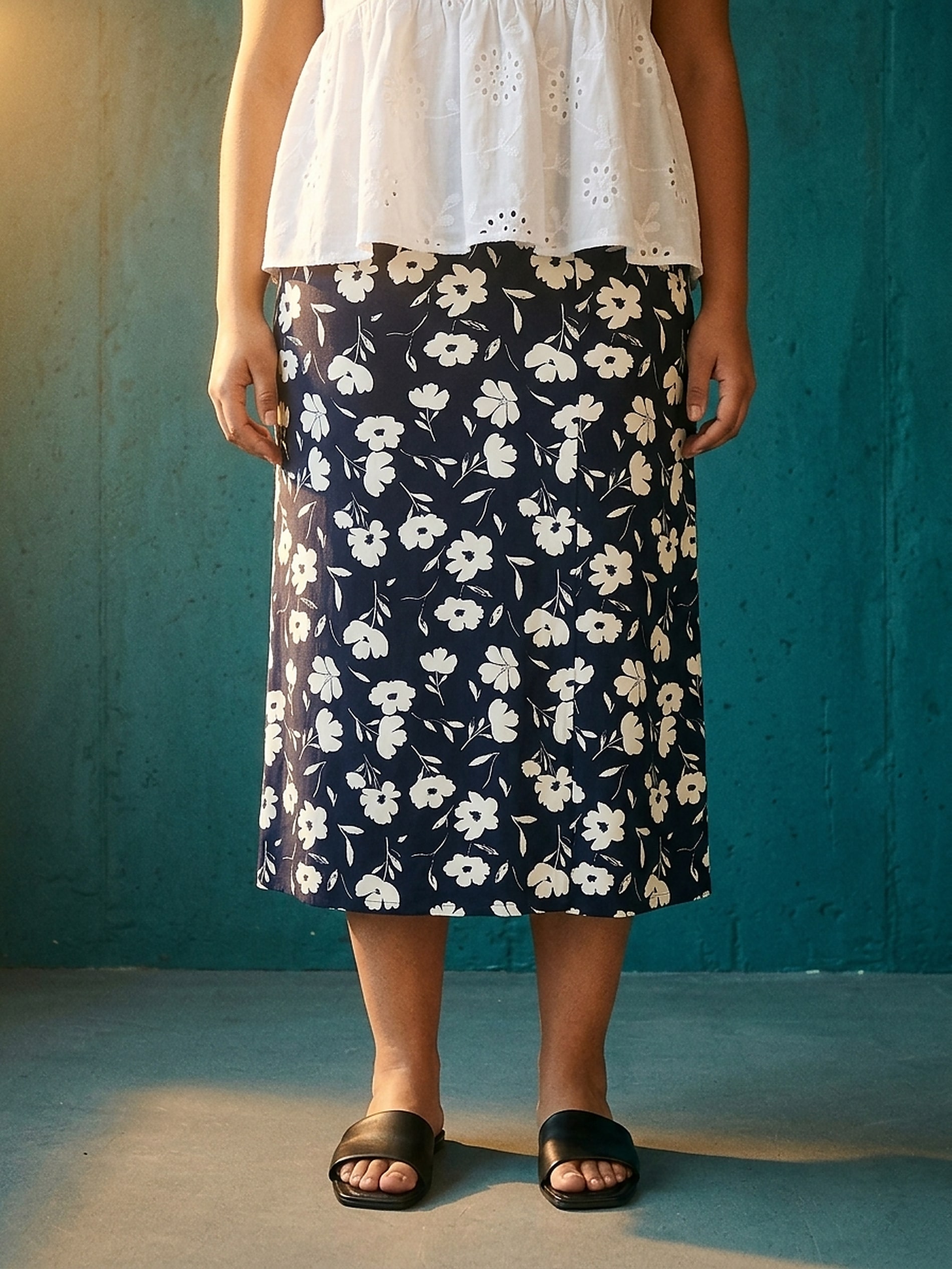 Spódnica midi z rozcięciem w kwiaty Plus size