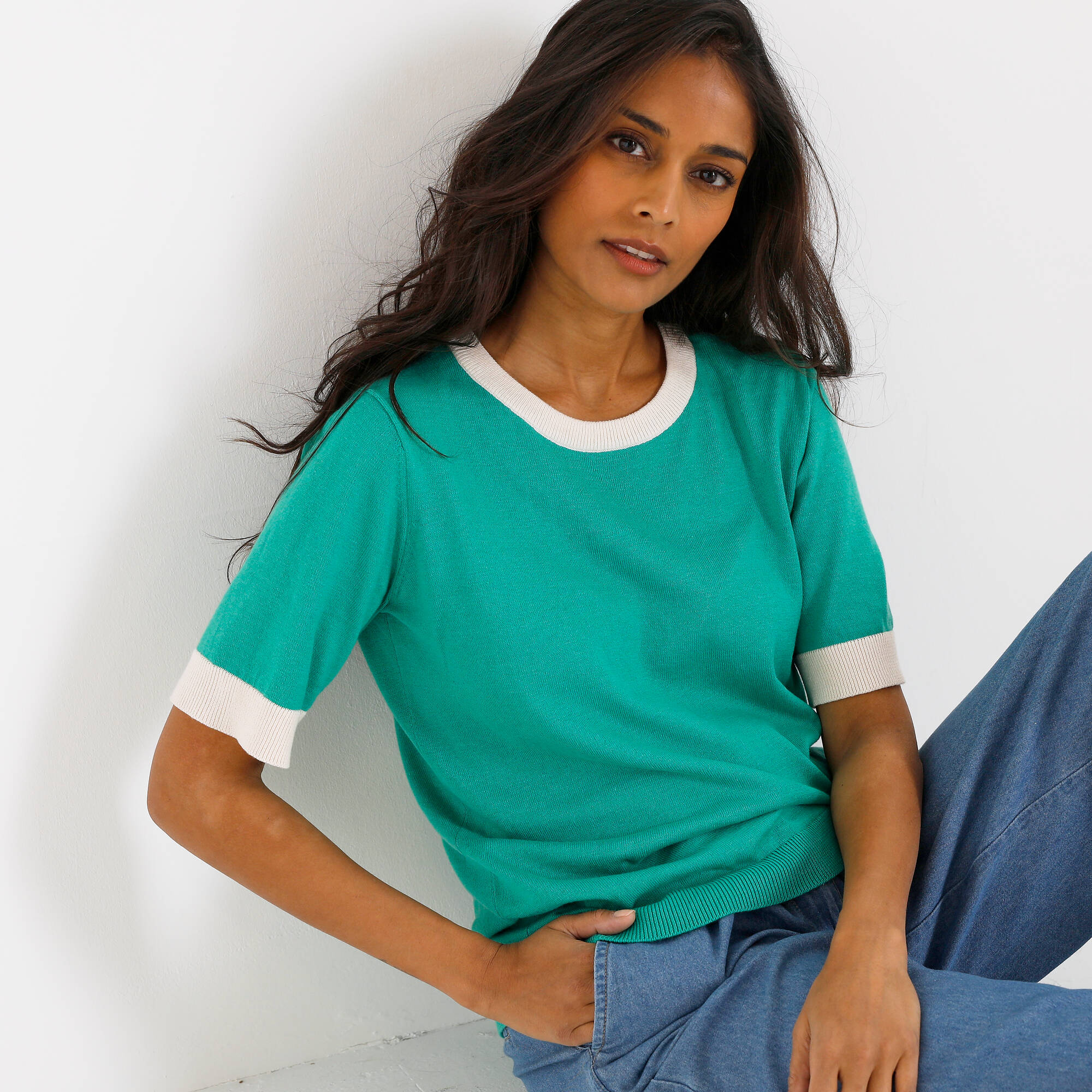 Pull bicolore col rond, manches courtes