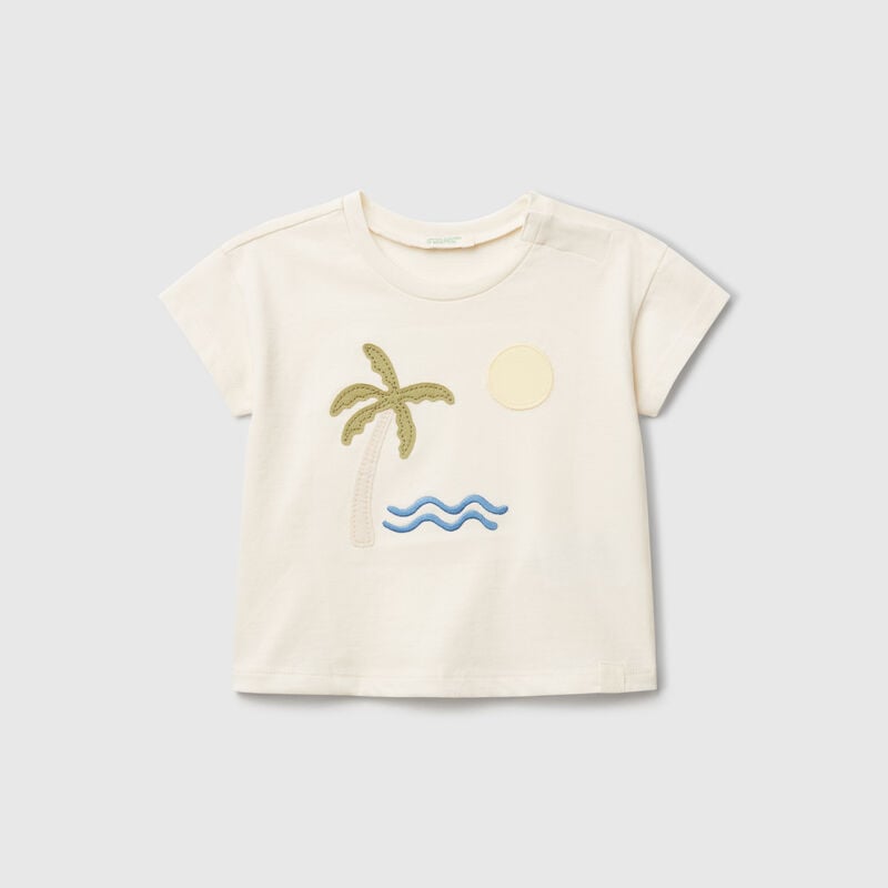 T-shirt with summer graphic