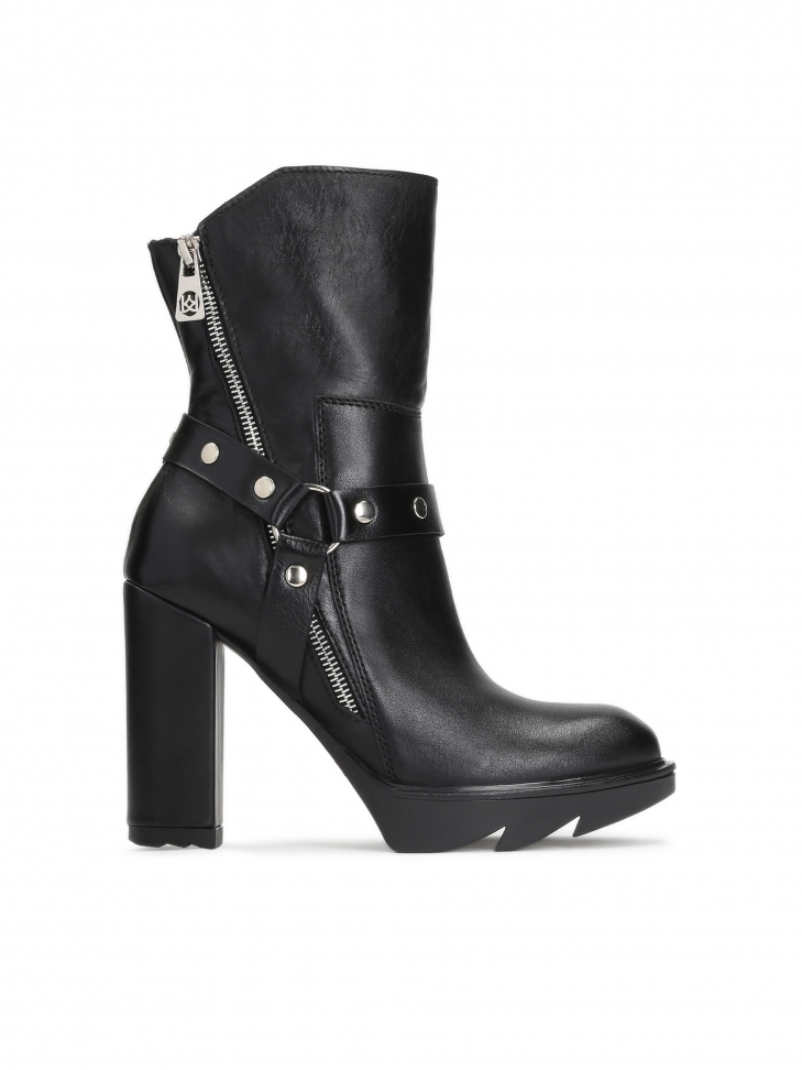 Ladies' black boots