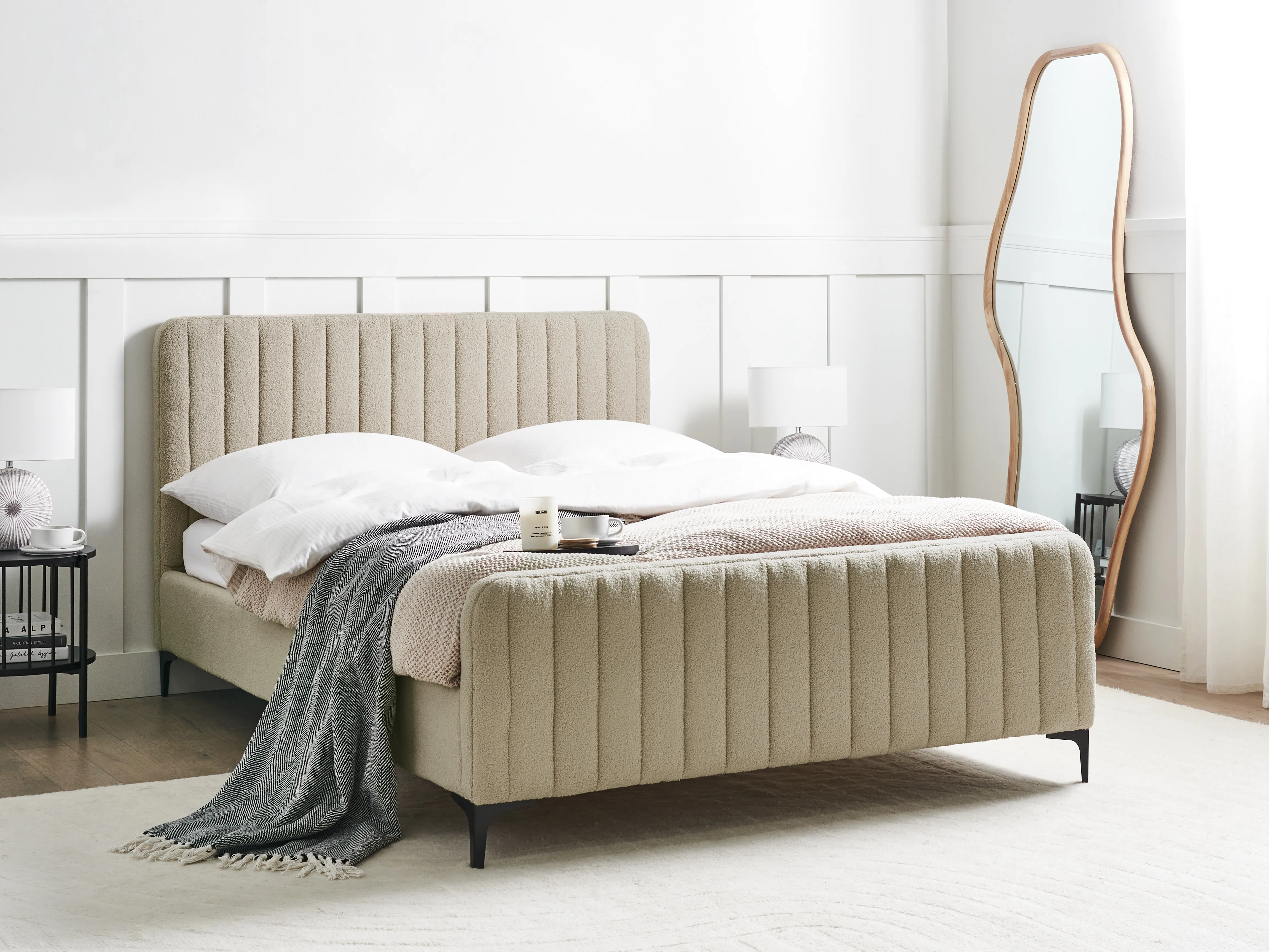 Bed Boucle LUNAN 140 x 200 cm (EU Double) Beige
