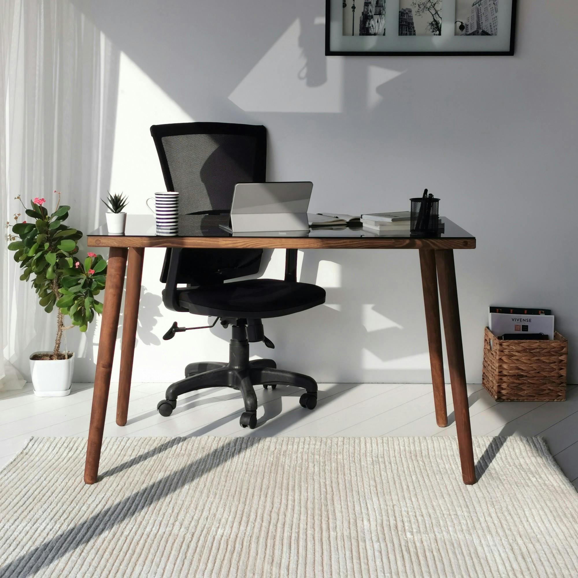 Bureau en bois foncé et verre noir - style moderne ANZIO