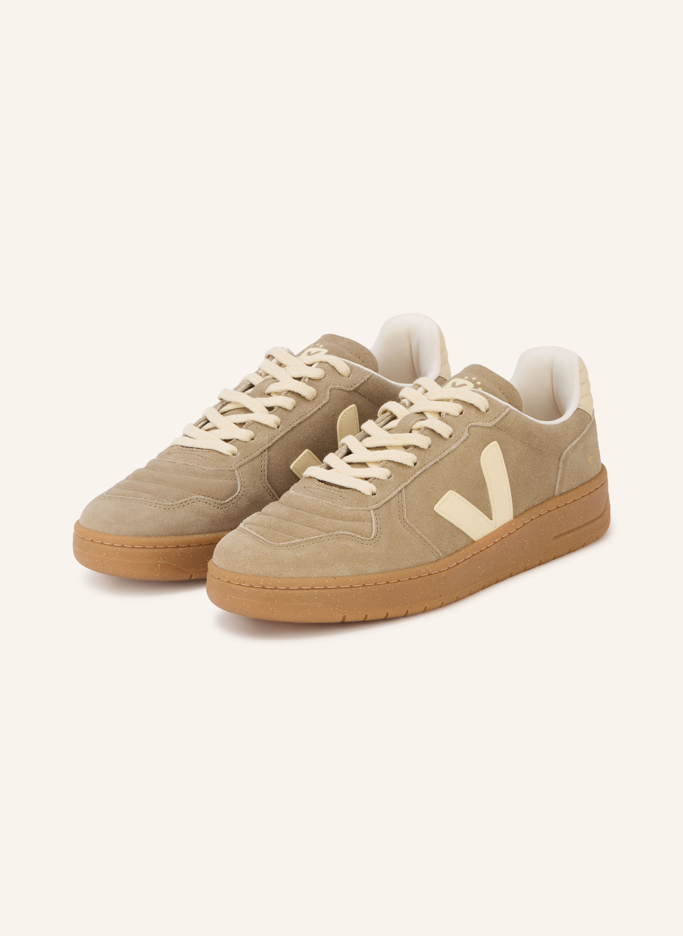VEJA Sneaker V-82 II