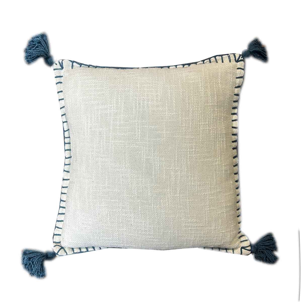 Almofada cru com tassels azuis 40x40cm
