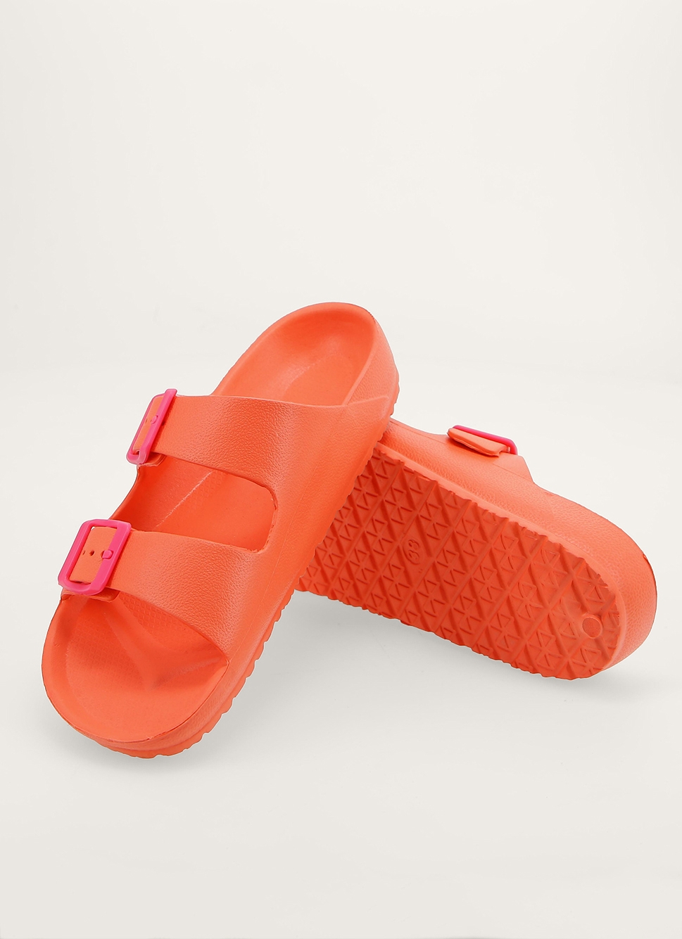 CLAQUETTES EN PLASTIQUE à DOUBLE BOUCLES CORAIL