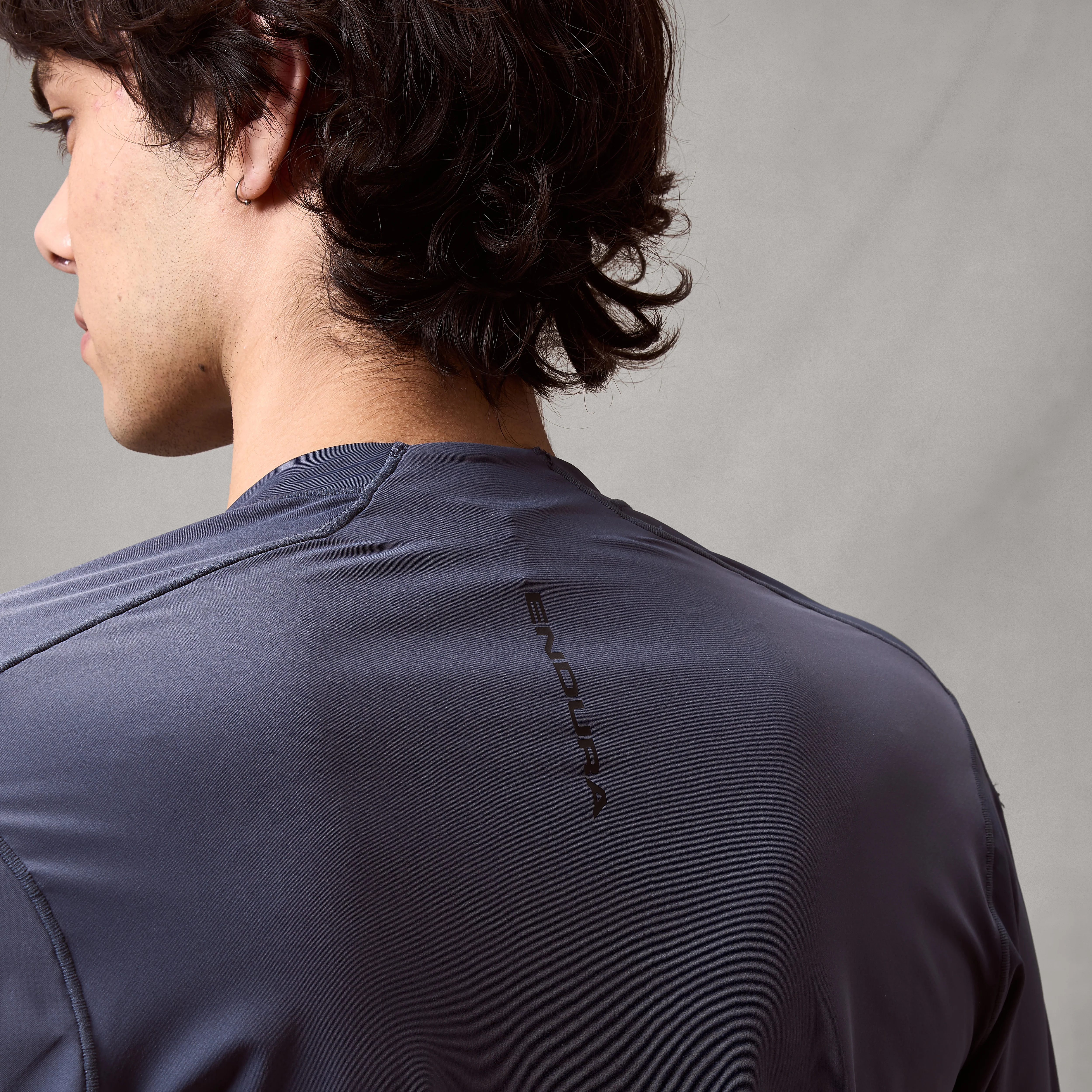 Men's AllTrack Rout L/S Tech Tee - Carbon Grey