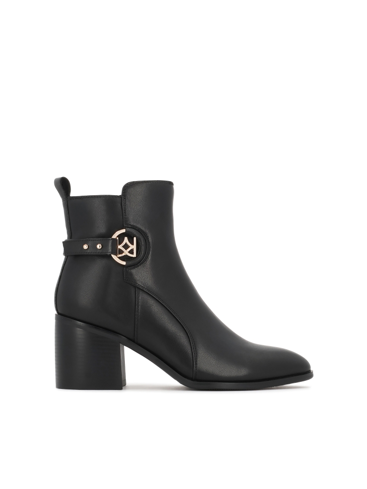 Leather boots with a wide heel