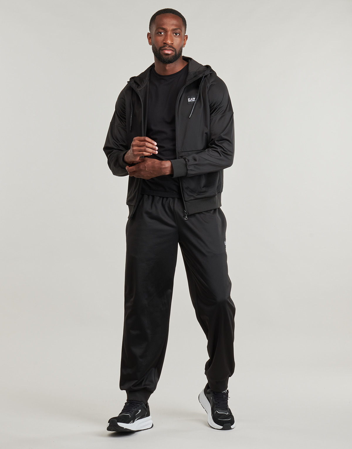 Emporio Armani EA7 - TRAIN VISIBILITY M T-SUIT HOODIE FZ CH PL - TRAIN VISIBILITY M T - Black / Logo / Patch