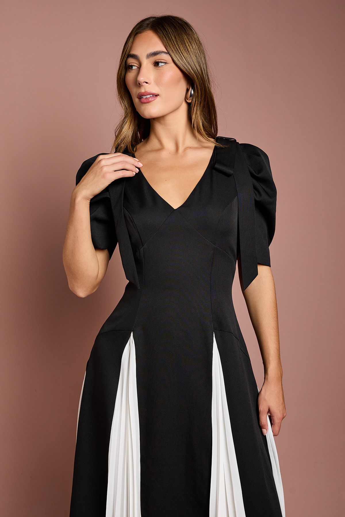 Coast Short Sleeve Crepe Midi Dress With Godets