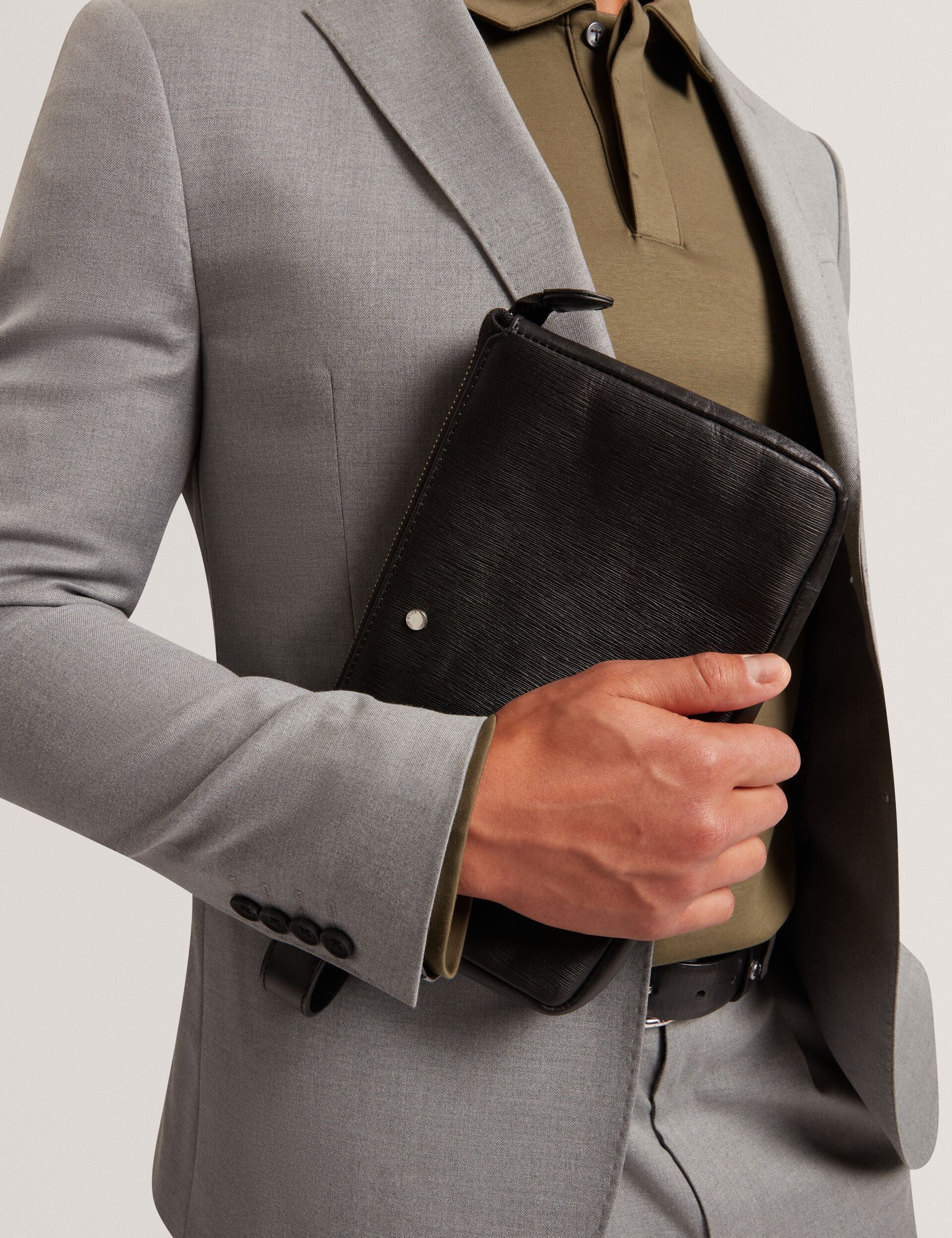 BARRNET | BLACK