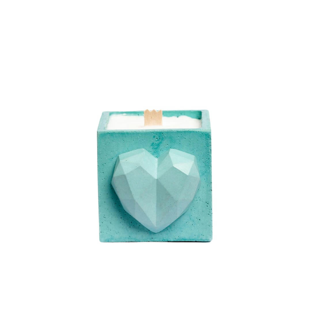 LOVE - Bougie en béton turquoise parfum fleur d'oranger