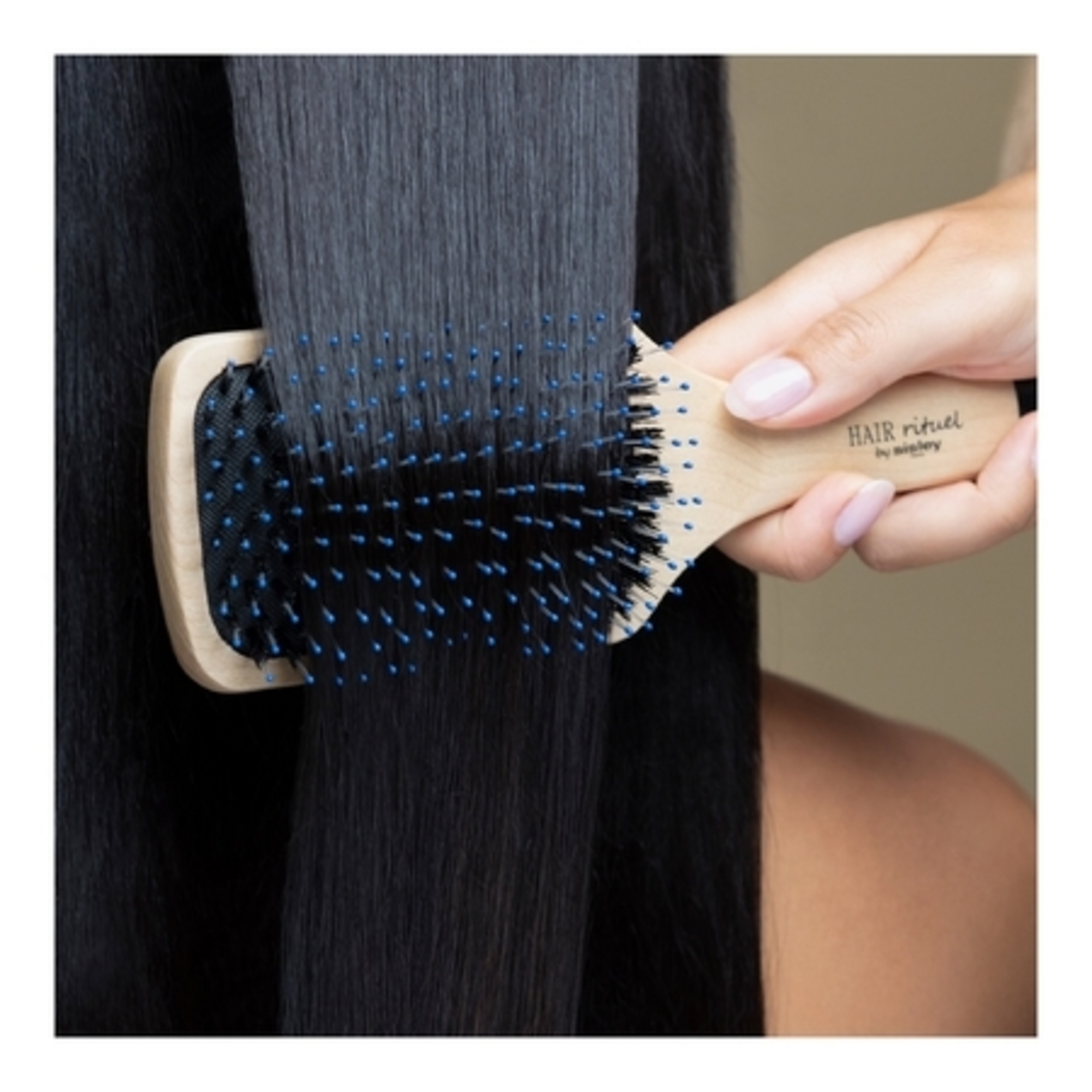 HAIR RITUEL BY SISLEYBrosse démêlante revitalisante