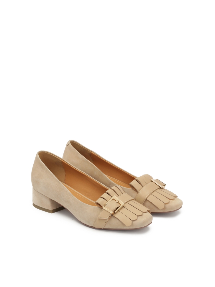 Low pumps in suede and smooth leather