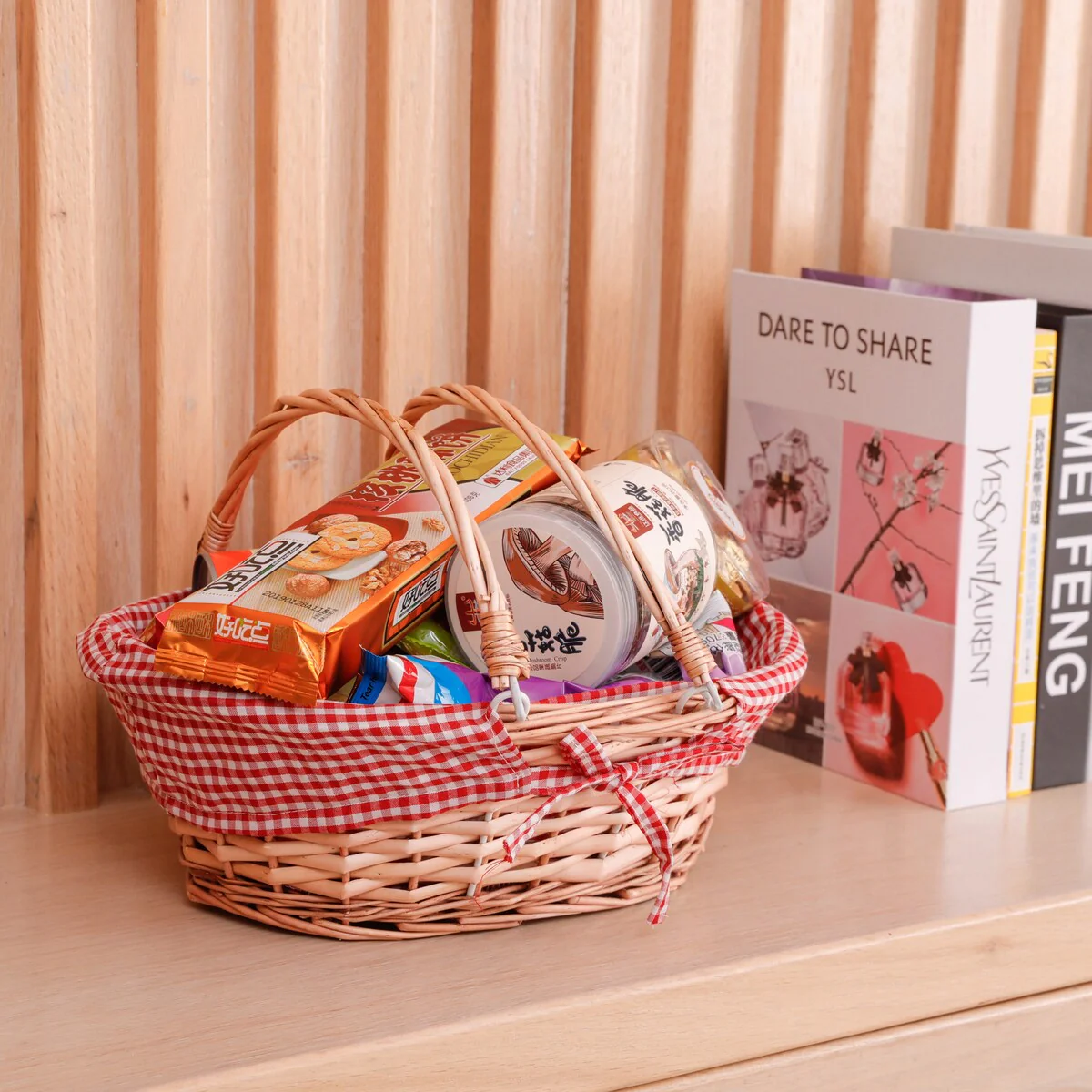 Wicker Willow Picnic Basket with Double Drop-Down Handles - Perfect as Gift basket for all Occasions