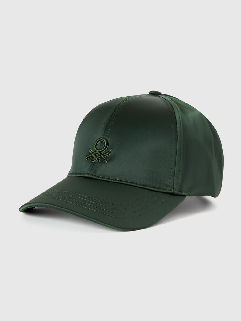 Satin look baseball cap