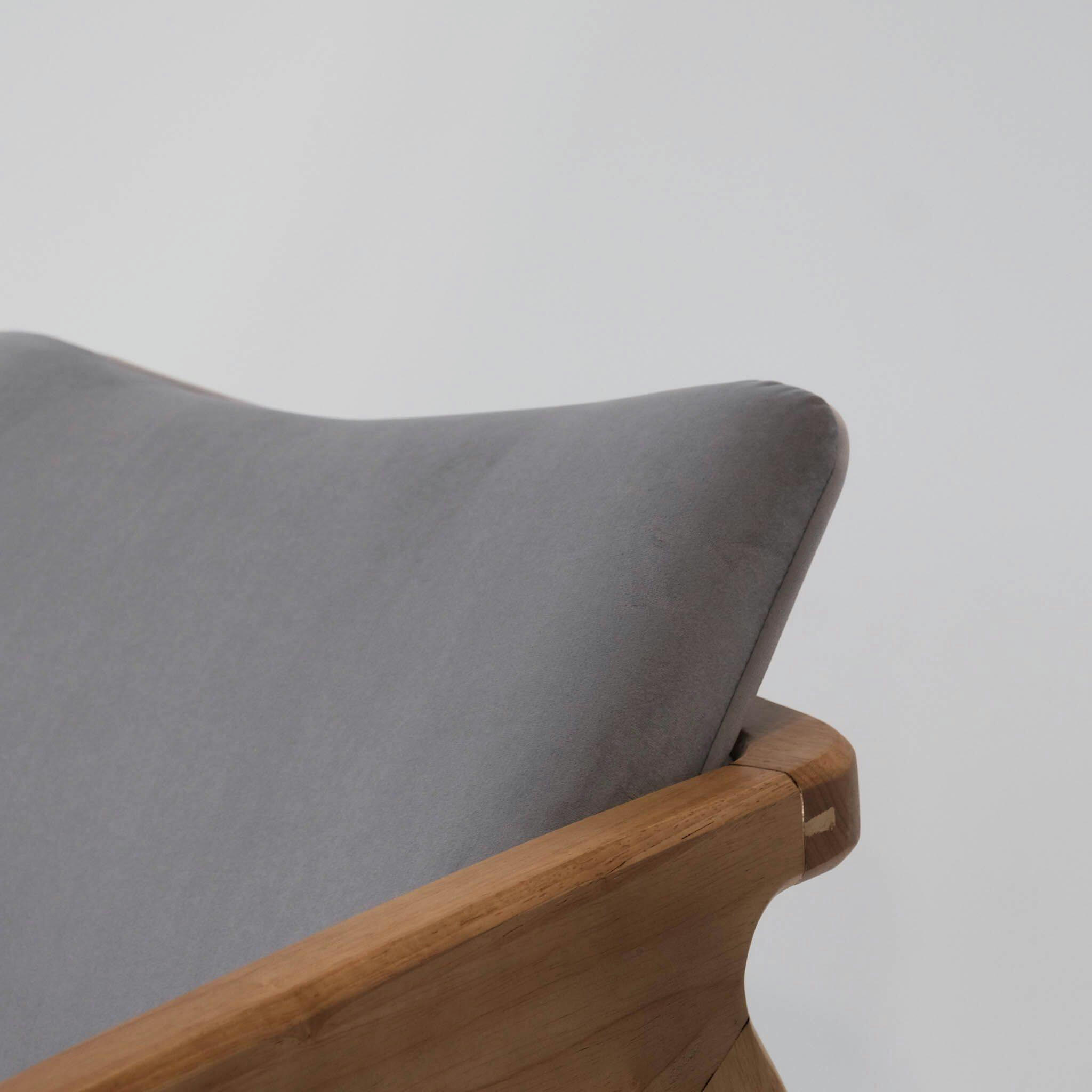 Vanilla Moulding Luca Lounge Chair
