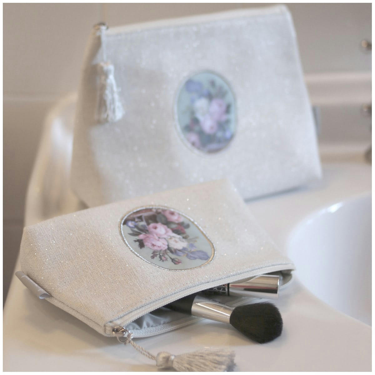 - Trousse de toilette Fleurs d'Astrée grand modèle