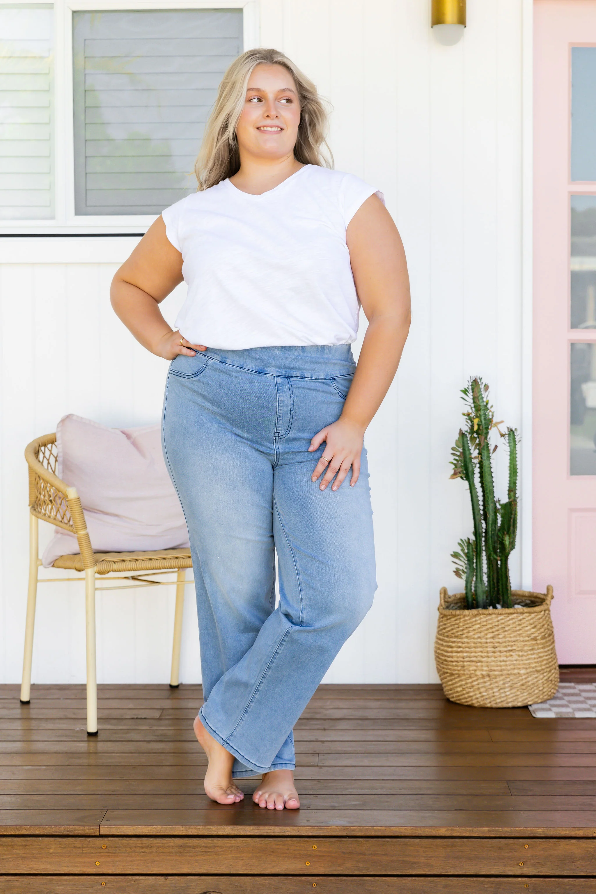 Lara Pull on Jeans in Light Blue Wash