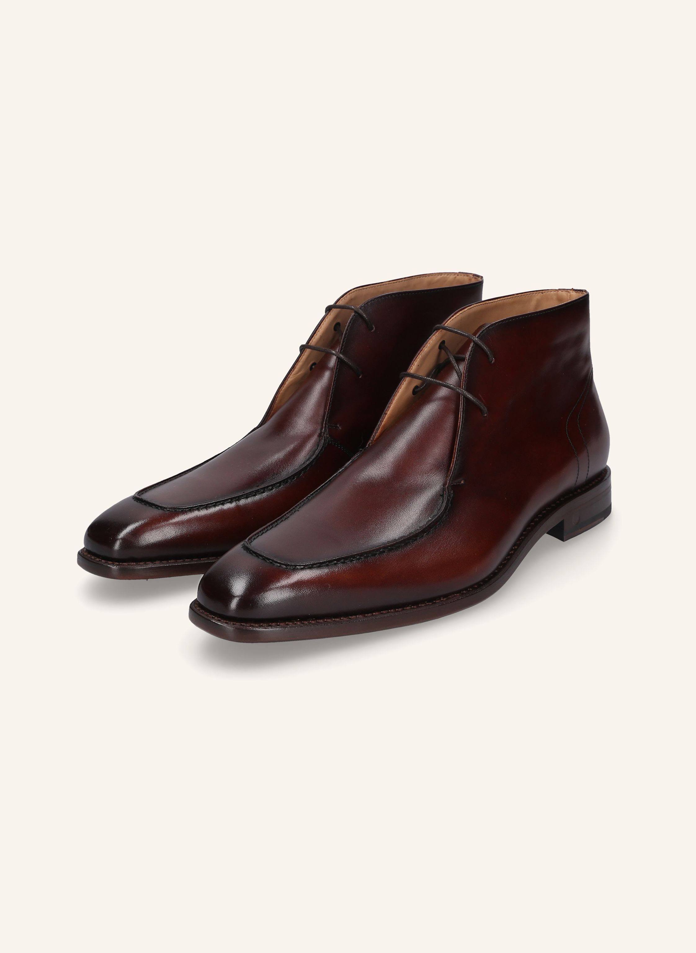 Henry Stevens George Boots LIAM NGB