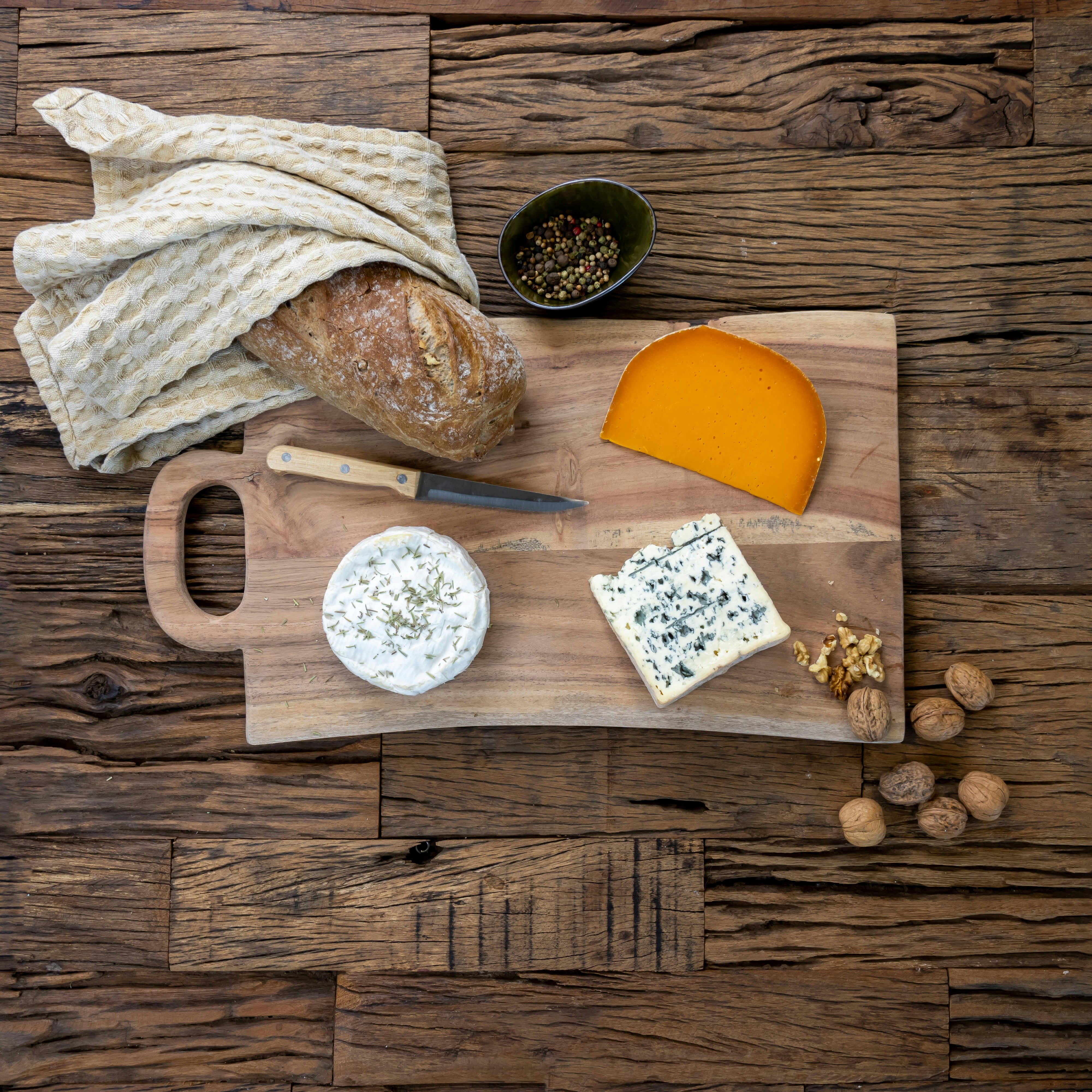 WOOD - Planche de découpe en bois d'acacia 50x28cm