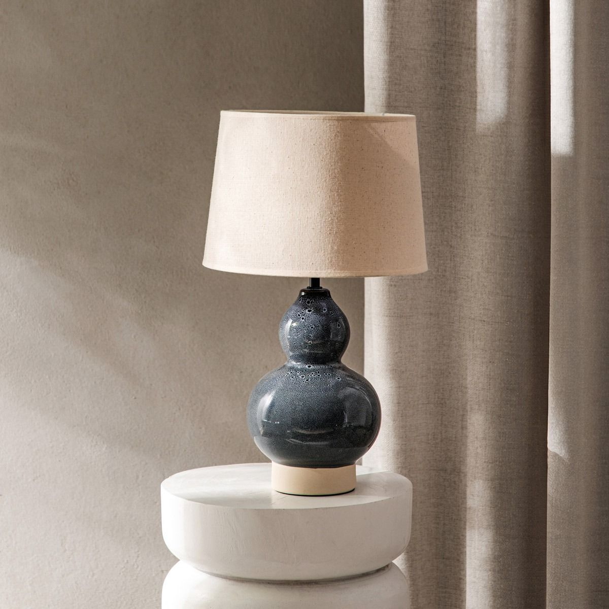 Lampa stołowa GURI ceramiczna 28x28x47 cm