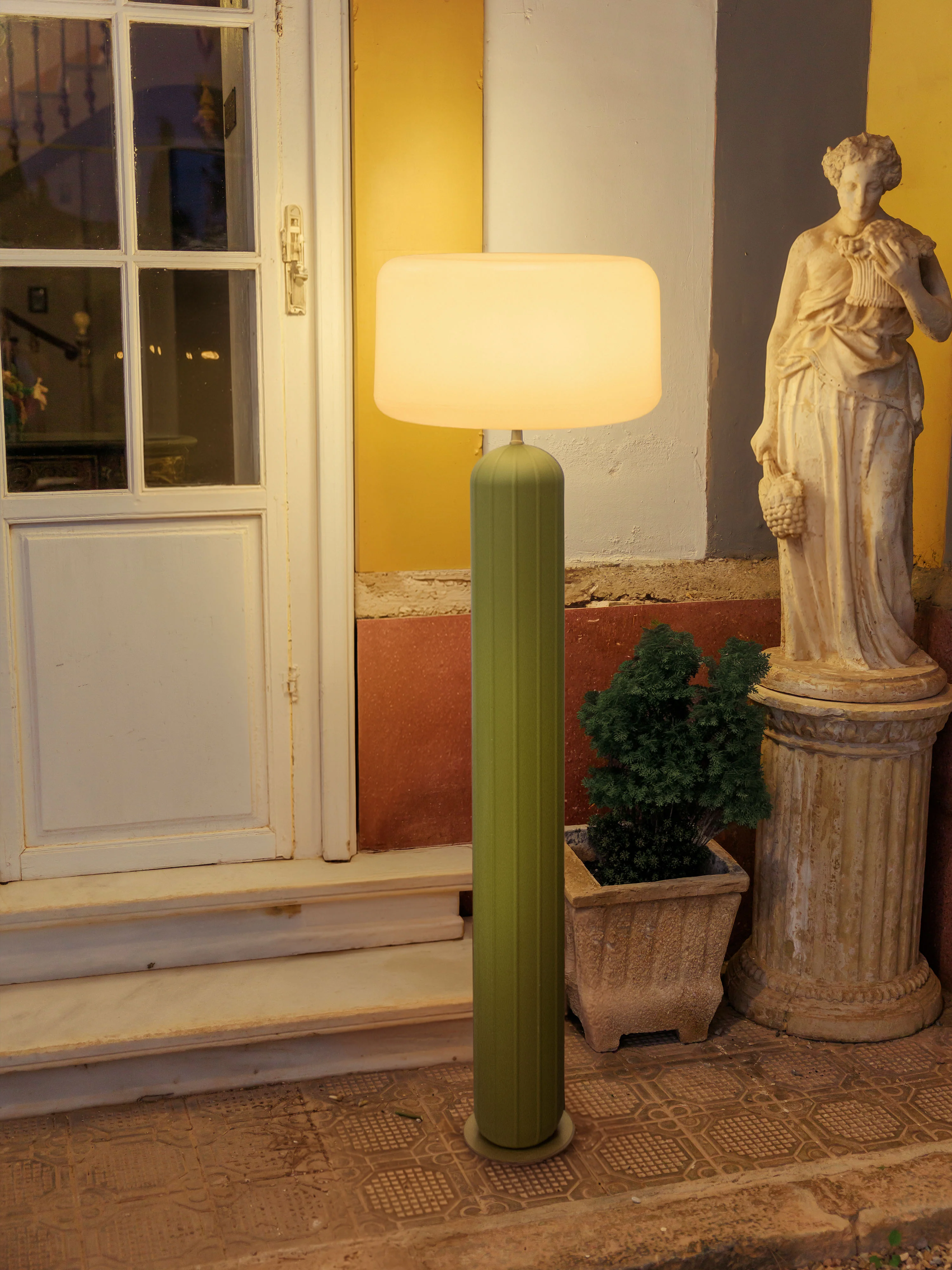 Outdoor-LED-Stehlampe Phoebe, dimmbar