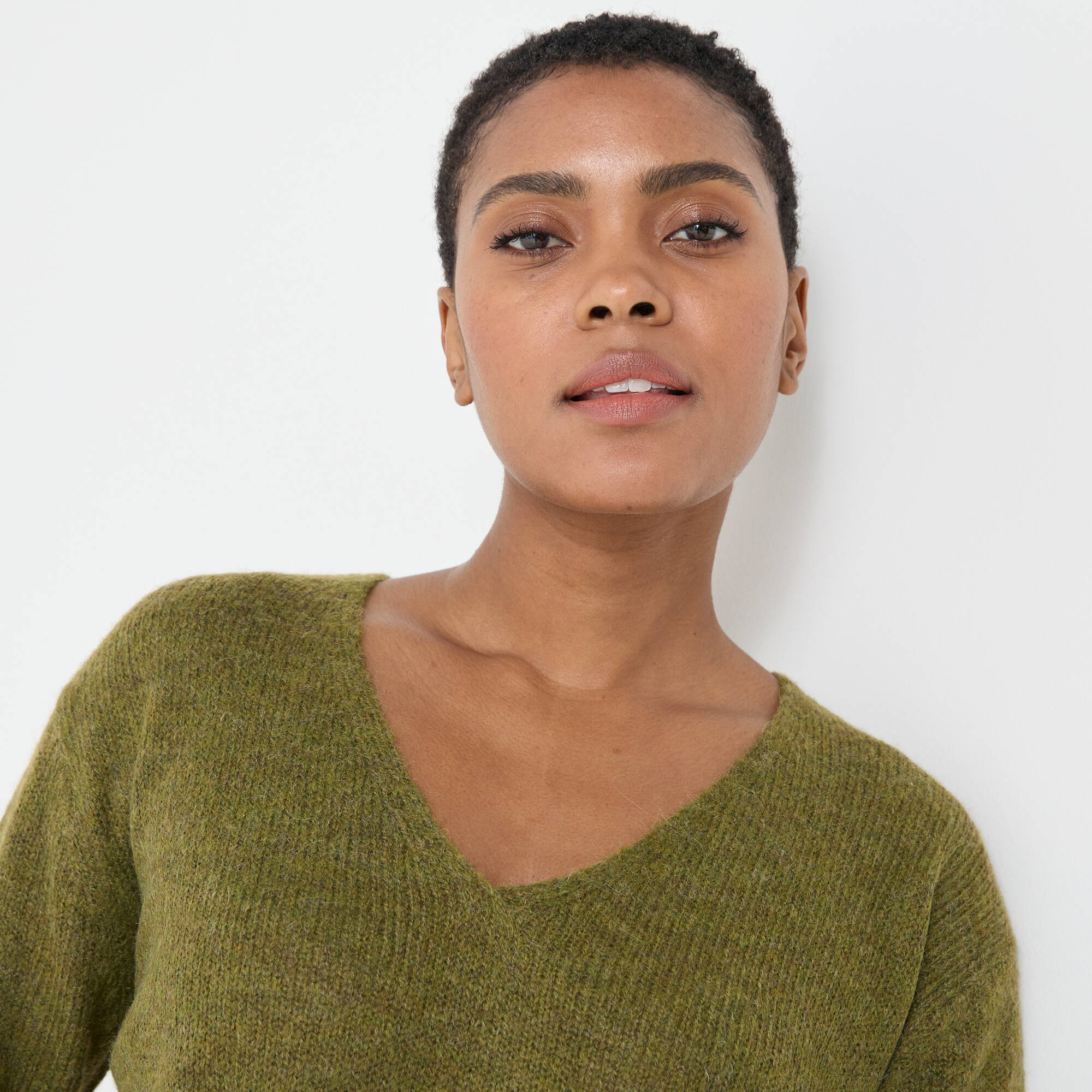 Pull col V manches longues, laine et mohair mélangés