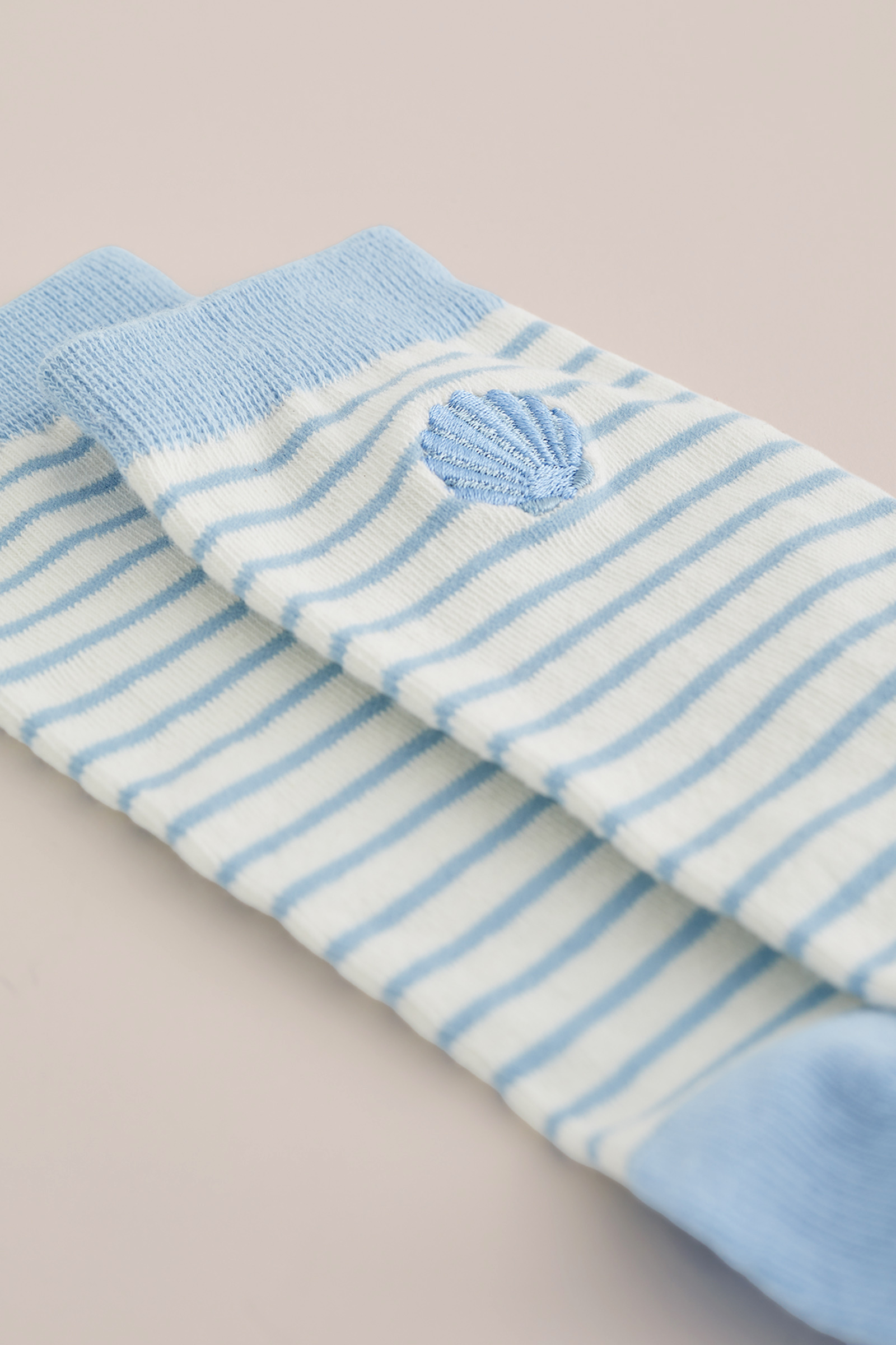 Dames sokken met embroideries