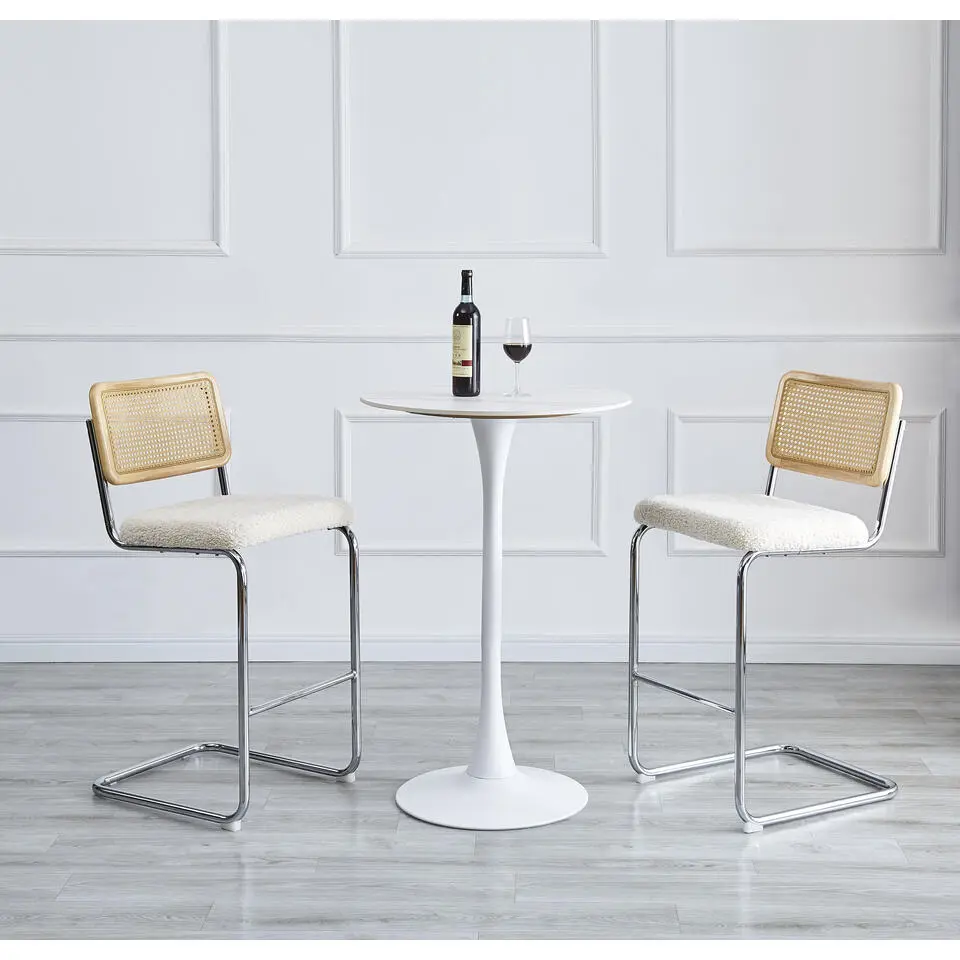 Set van 2 metalen barkrukken met witte lussen rietwerk