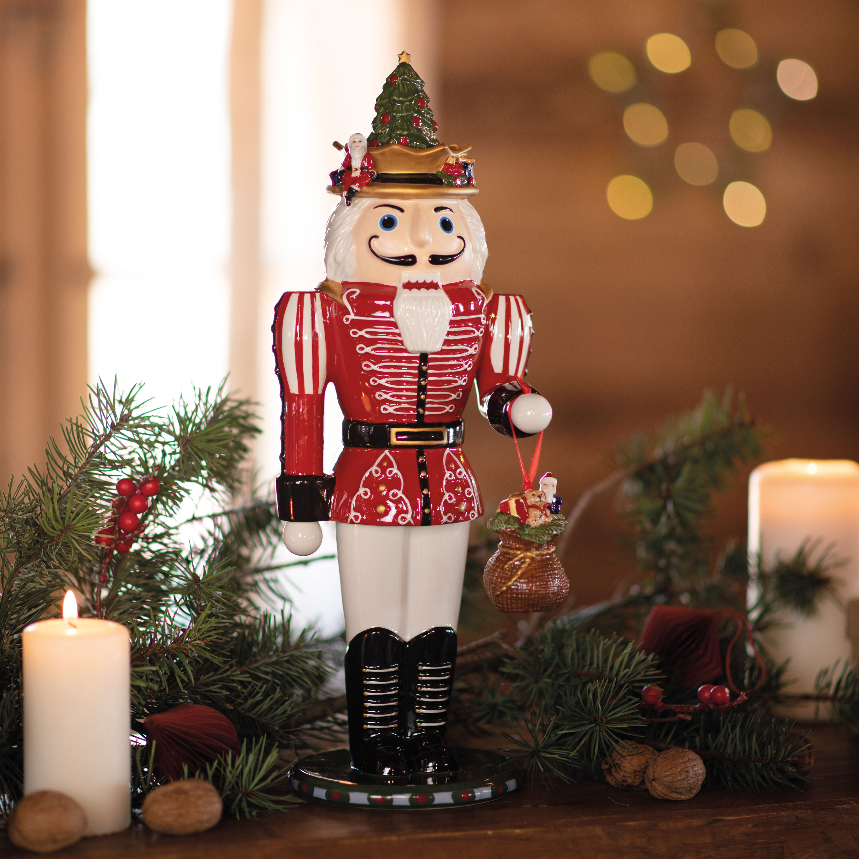 Christmas Toy's Christmas figurine - Multi-colored, 5.5'' x 4.9'' x 14.5'', porcelain