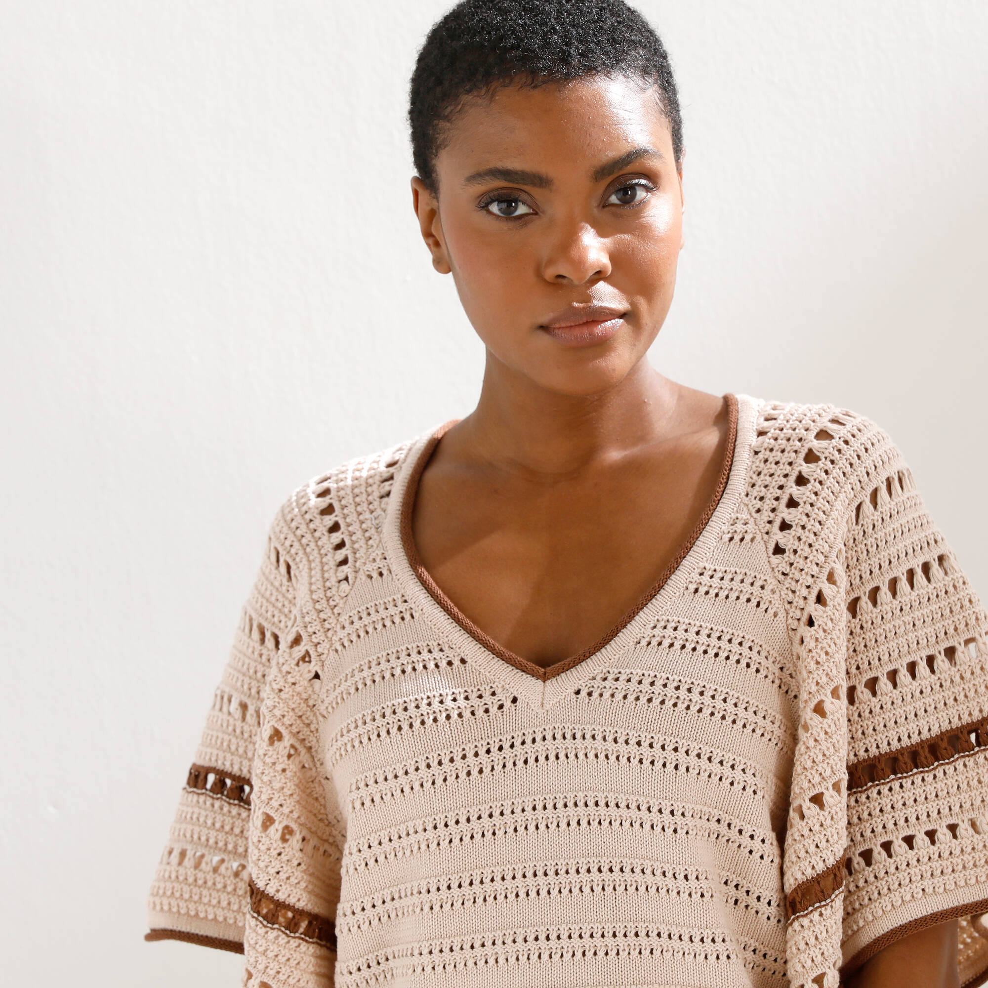 Pull manches courtes papillons, maille fantaisie