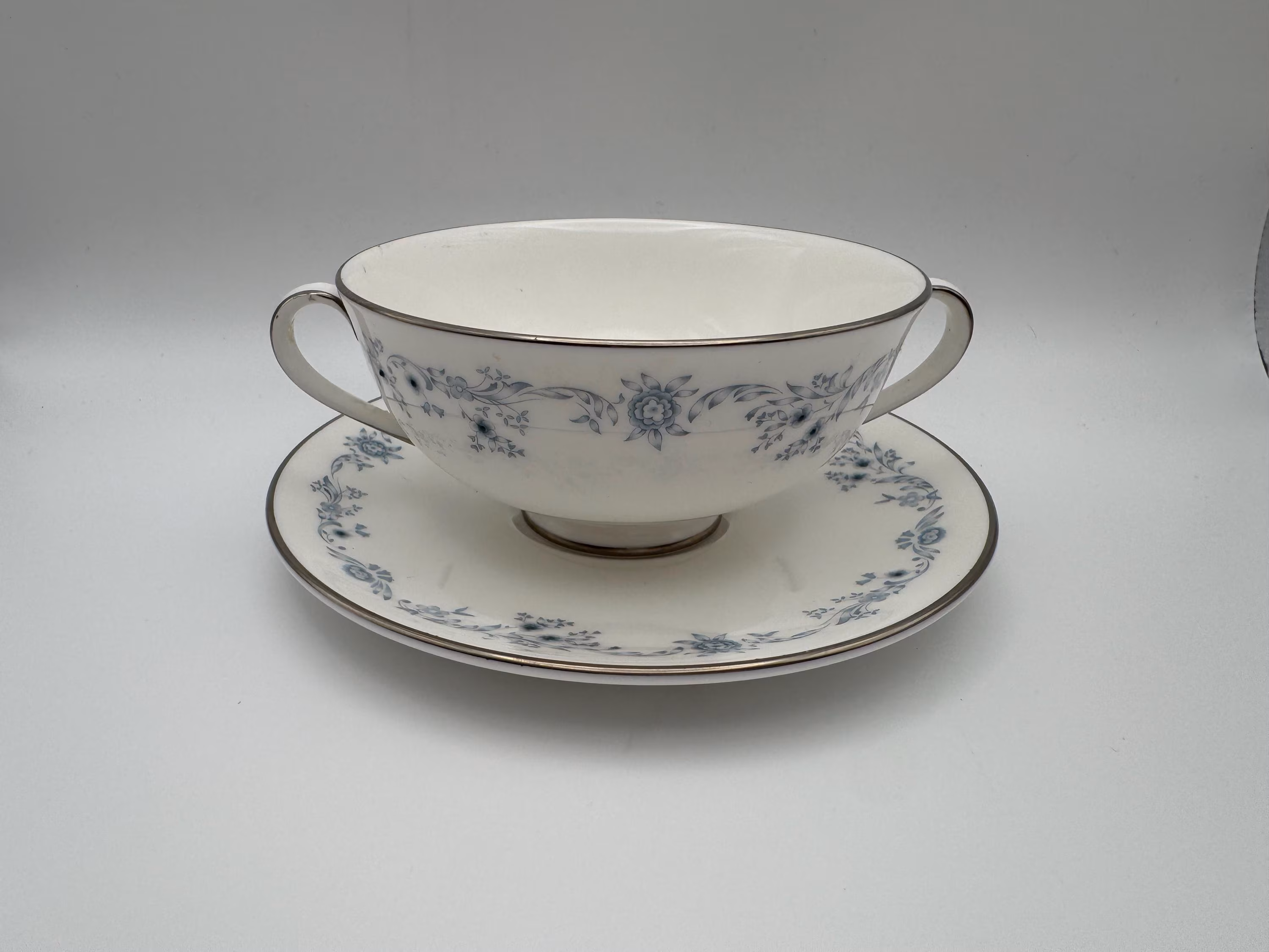 Set of 4 Royal Doulton English Fine Bone China ANGELIQUE Cream Soup Bowls with Saucers