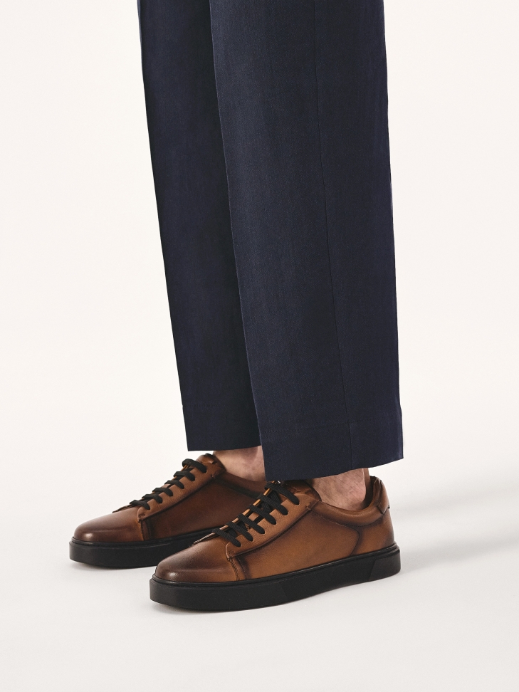 Brown sneakers in smart casual style
