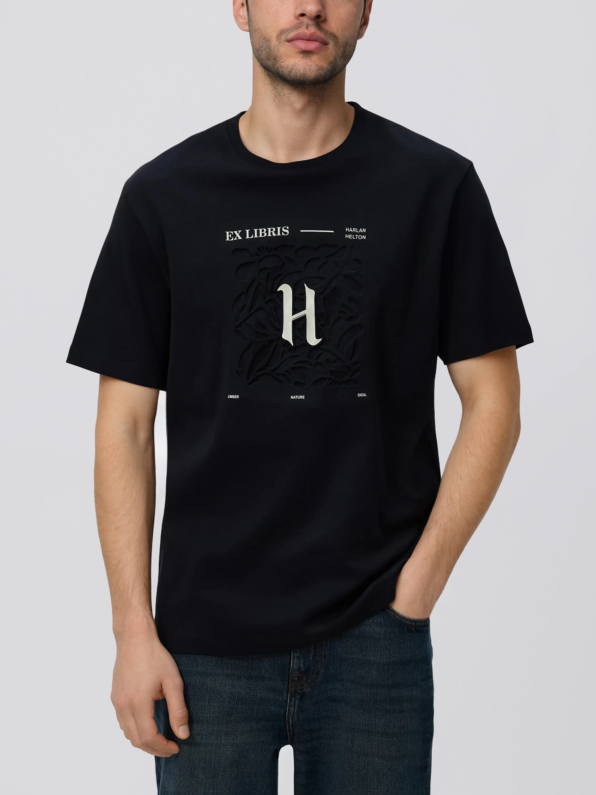 T-shirt regular z aplikacją