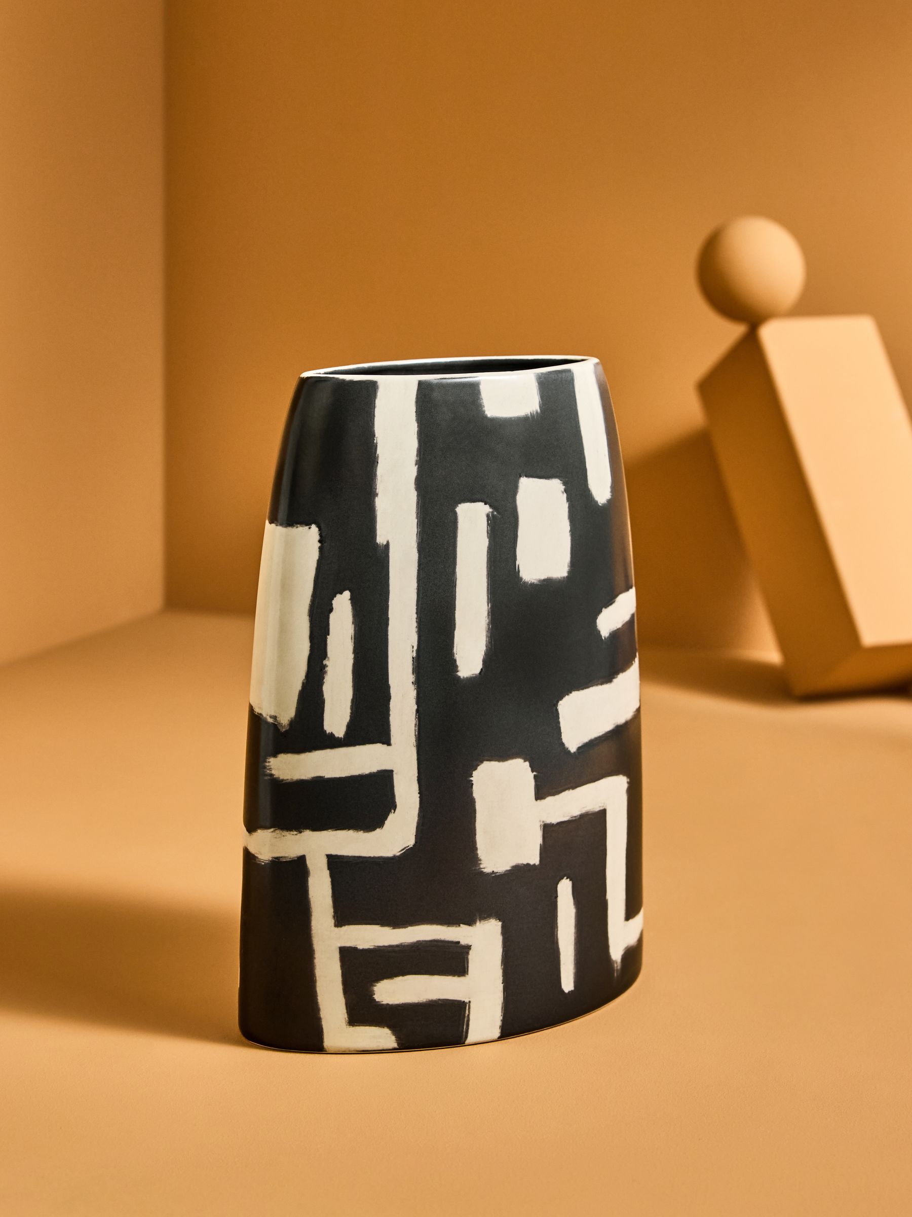 Kian Hand Painted Vase in Monochrome
