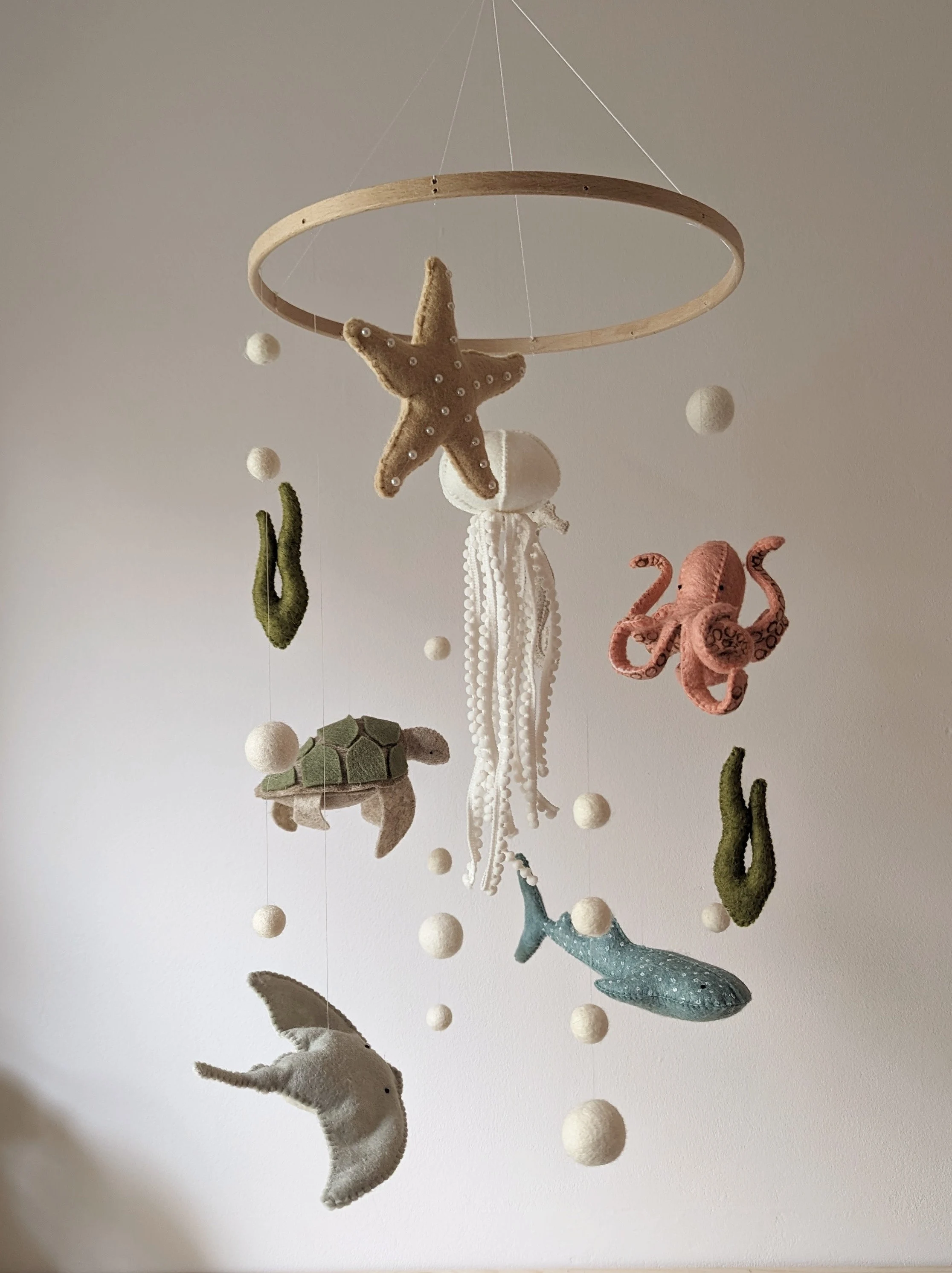 Ocean baby mobile, sea themed nursery, baby mobile with jellyfish, octopus crib mobile, dolphin cot mobile, sea life gift, baby gift
