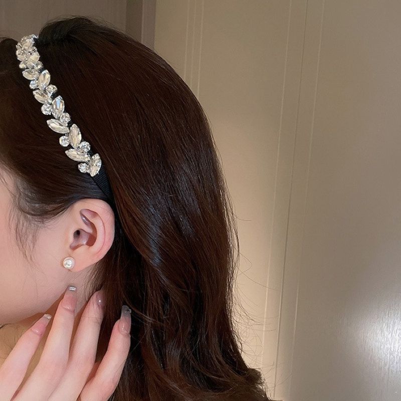 PEACH ACCESSORIES Silver Sparkly Gemstone Black Padded Headband