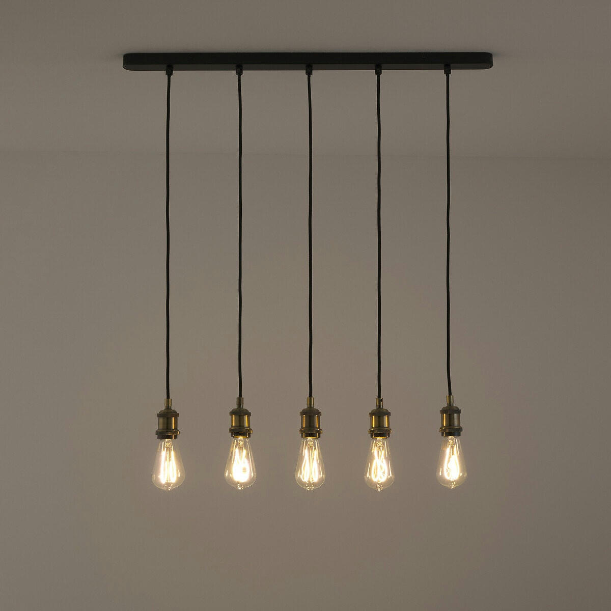 Suspension grappe métal fer et tissu, Palatina