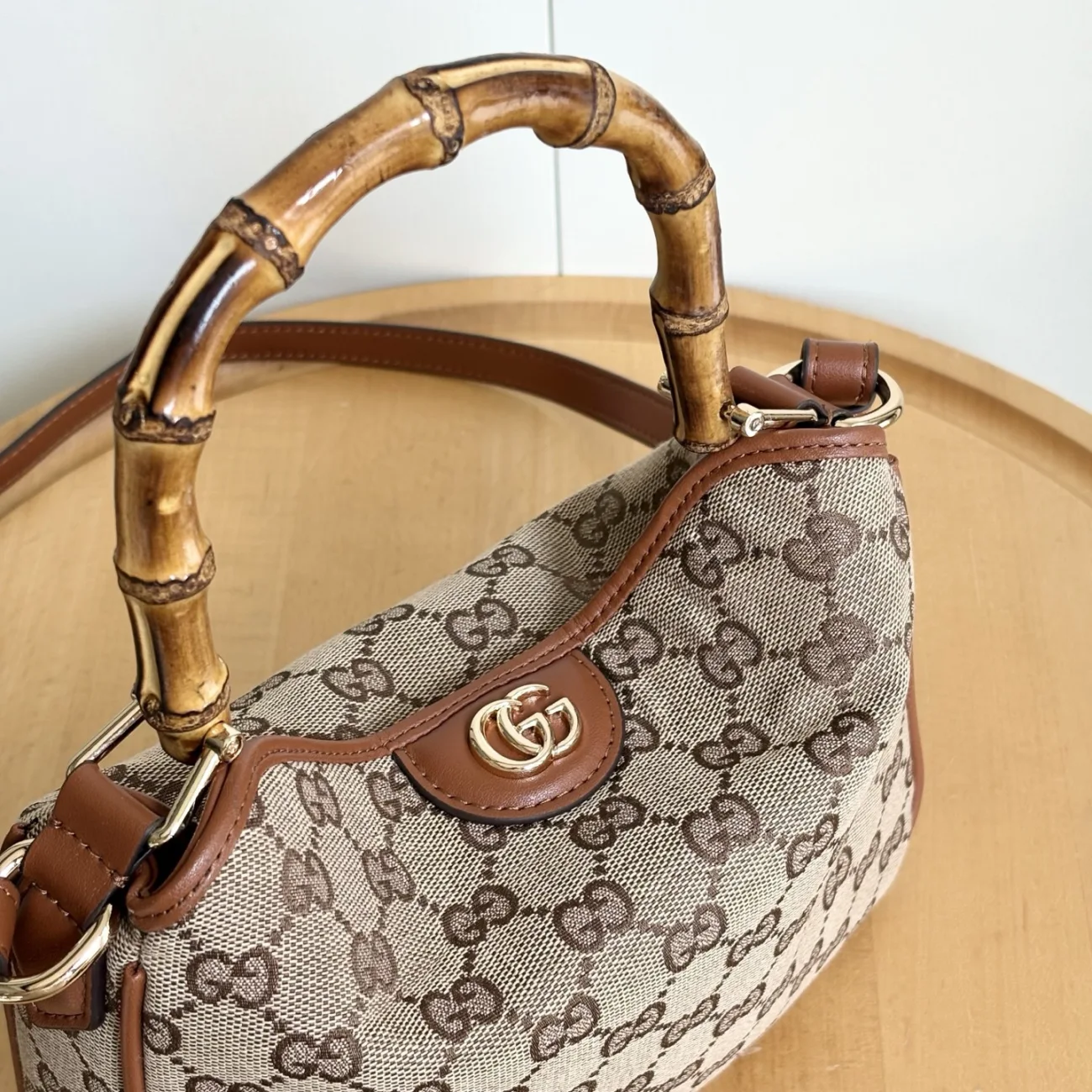 Gucci Diana series small shoulder bag