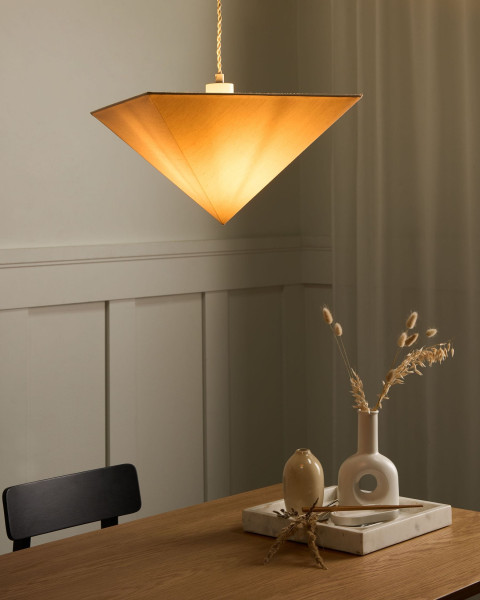 Lampa wisząca z materiałowym abażurem beżowa