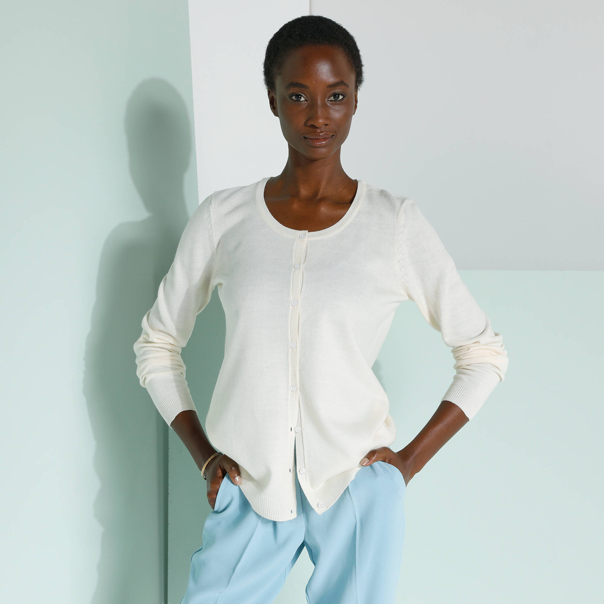 Cardigan boutonné col rond uni, toucher doux