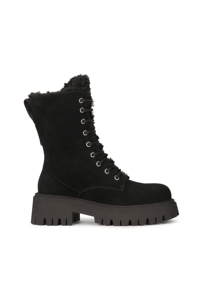 Boots with high suede upper