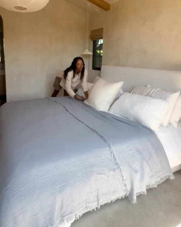 Lara Light Grey - PARTY BLANKET™ - Queen
