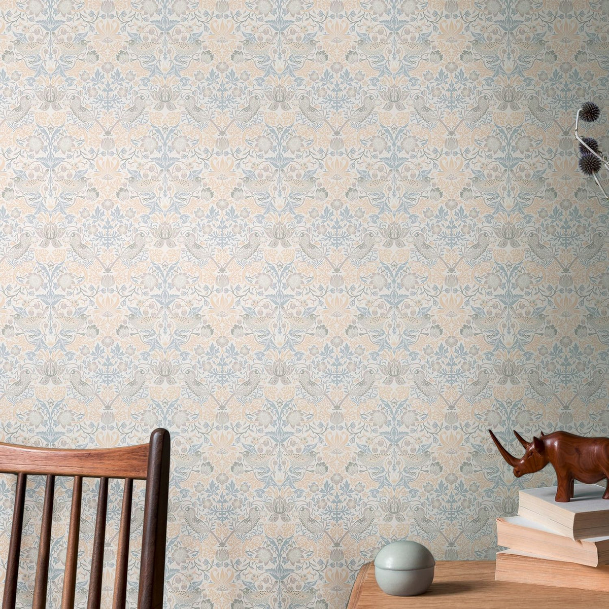 Livingwalls behang bloemen en vogels in art nouveau stijl beige 53 cm x 10.05 m AS-390564