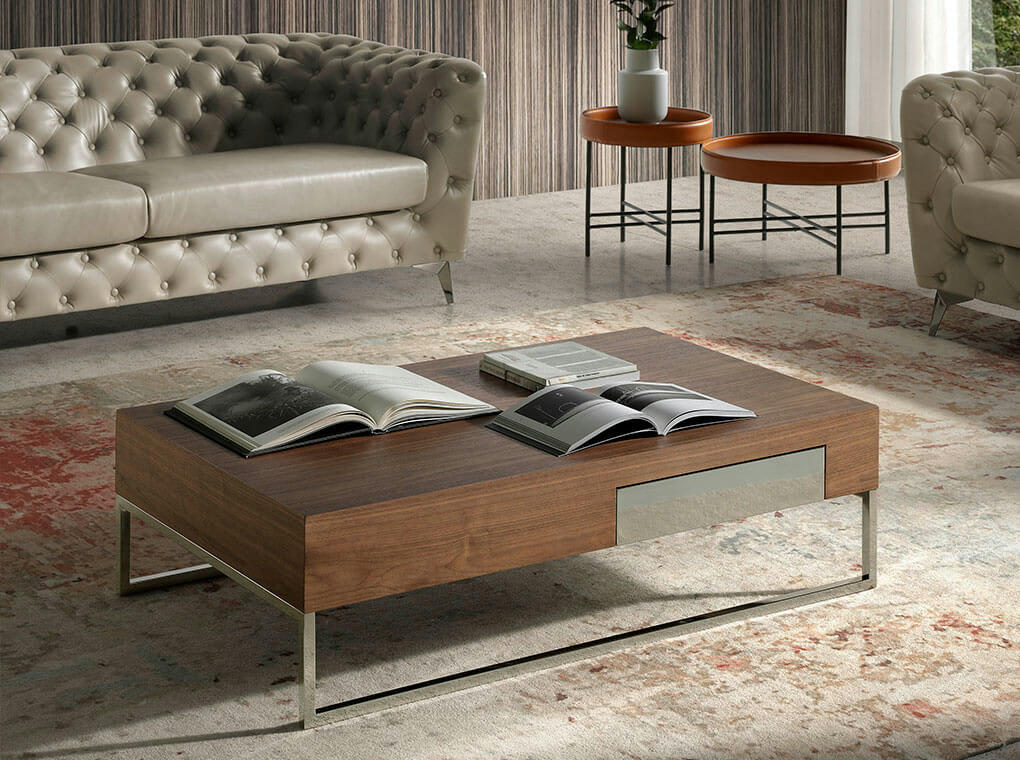 - Table basse effet bois noyer et acier chromé